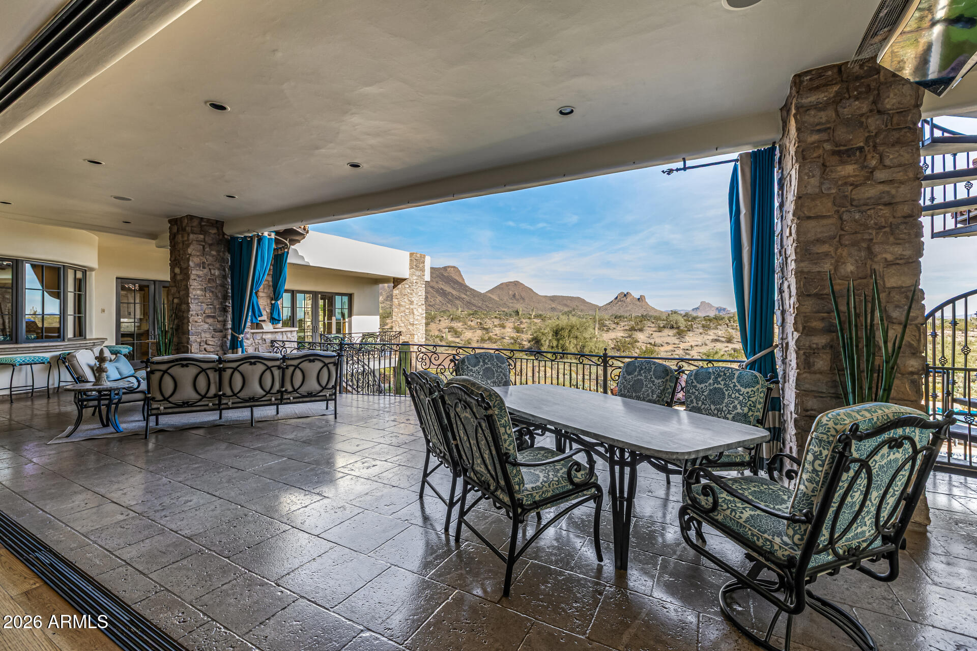 LOS DIAMANTES - Residential