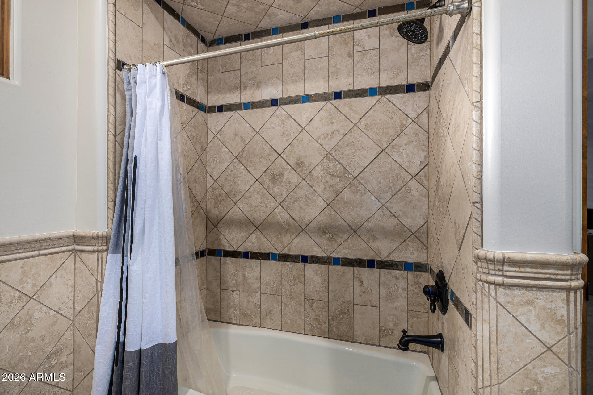 LOS DIAMANTES - Residential