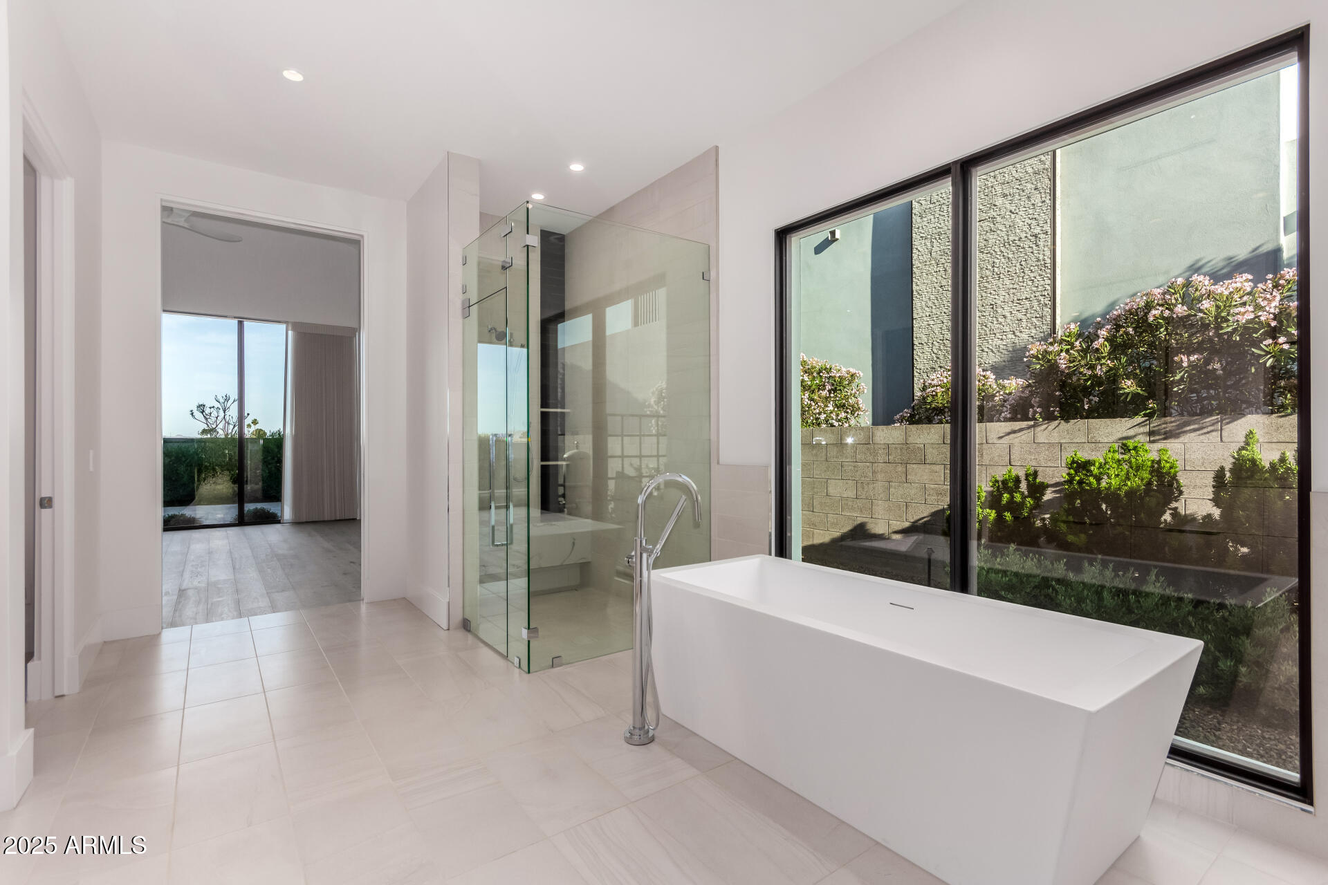 RITZ-CARLTON - Residential