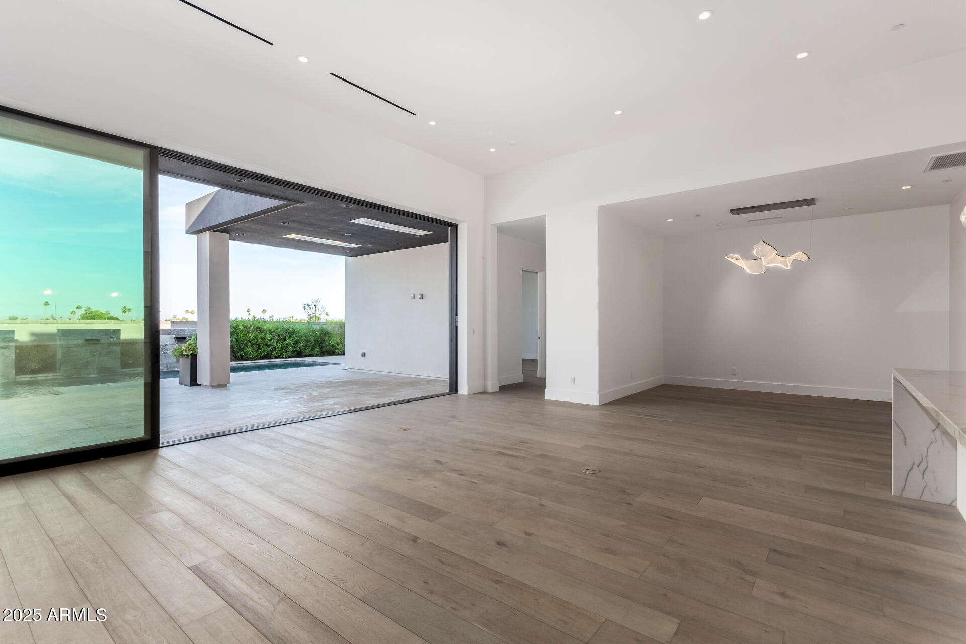 RITZ-CARLTON - Residential