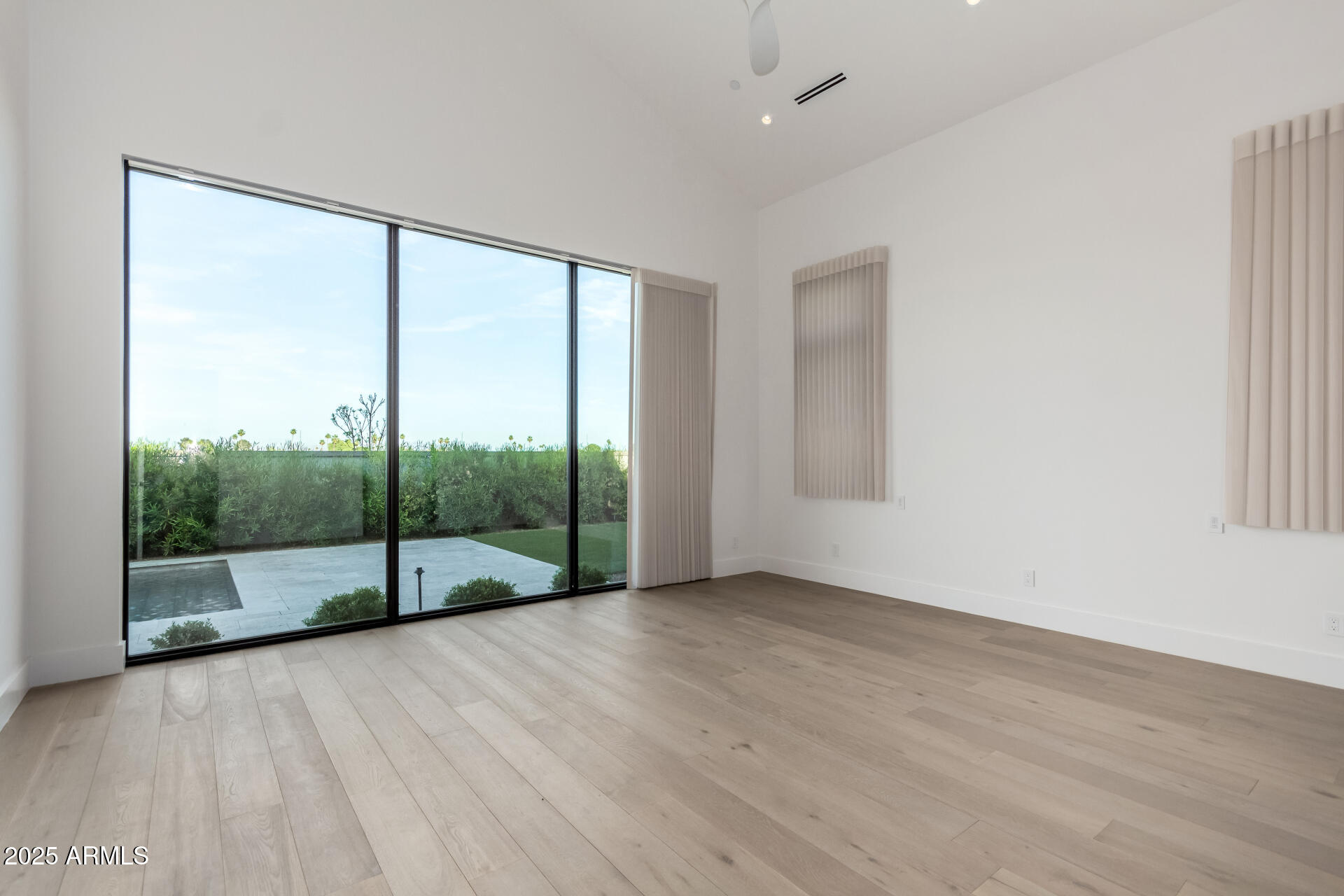 RITZ-CARLTON - Residential