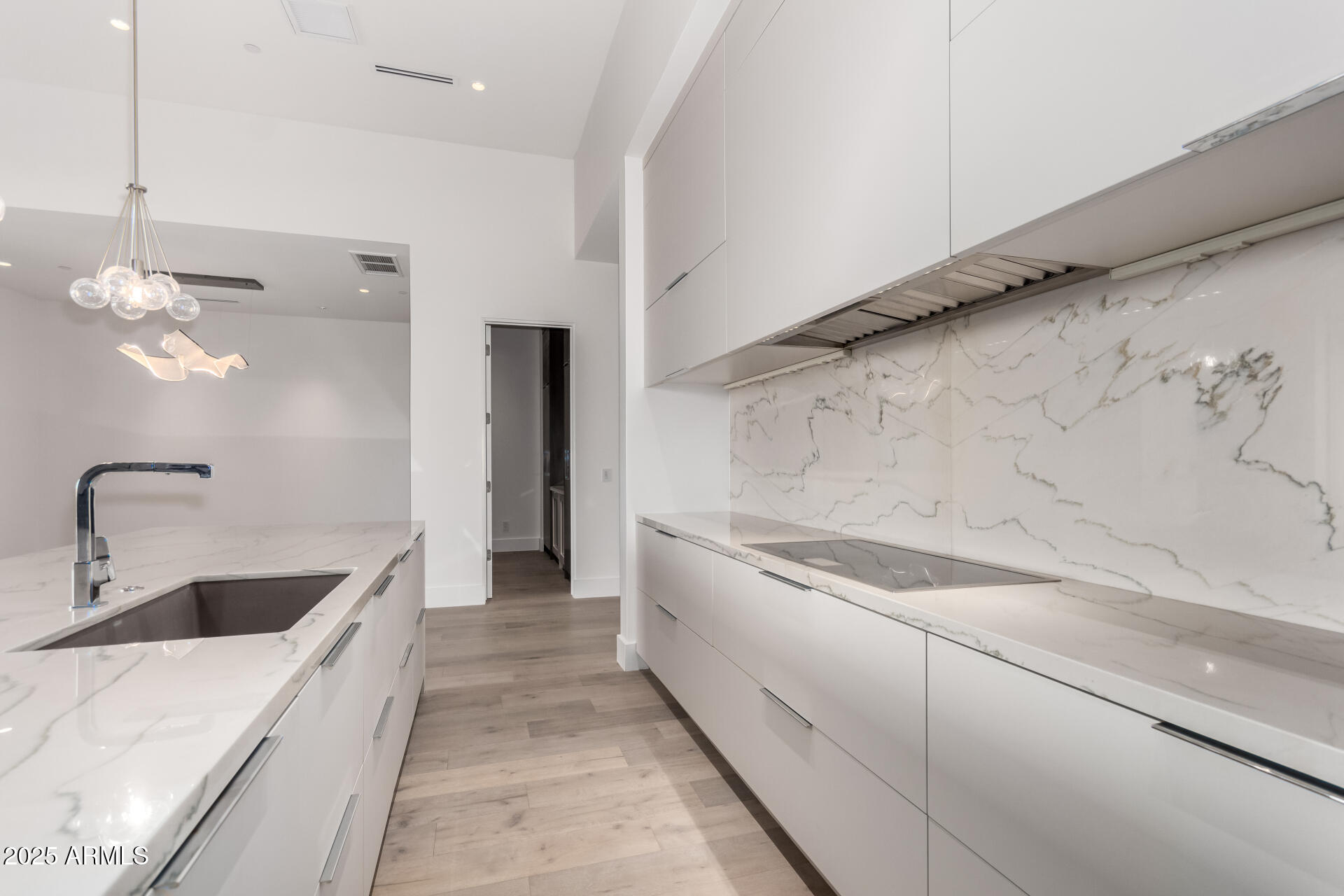 RITZ-CARLTON - Residential