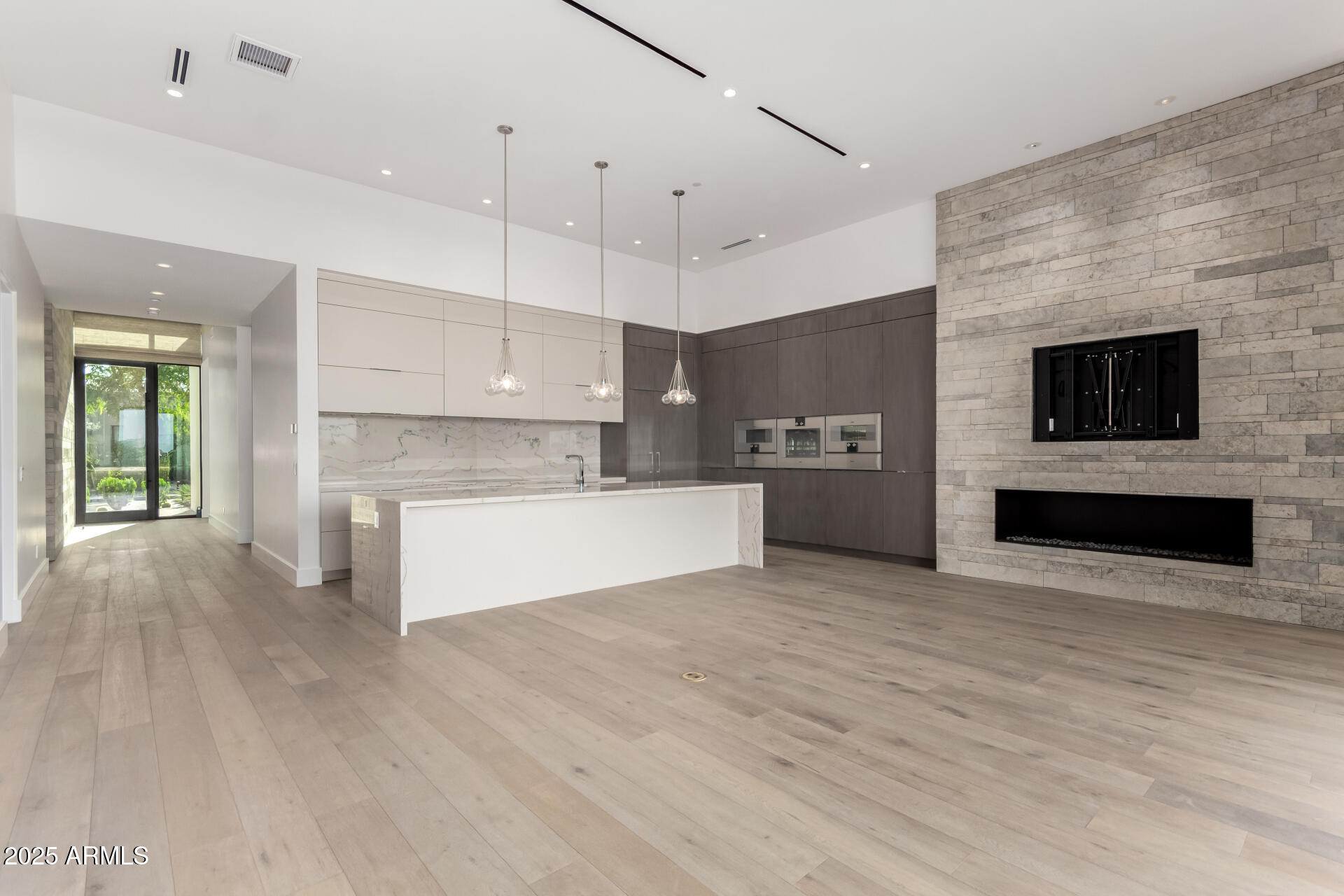 RITZ-CARLTON - Residential