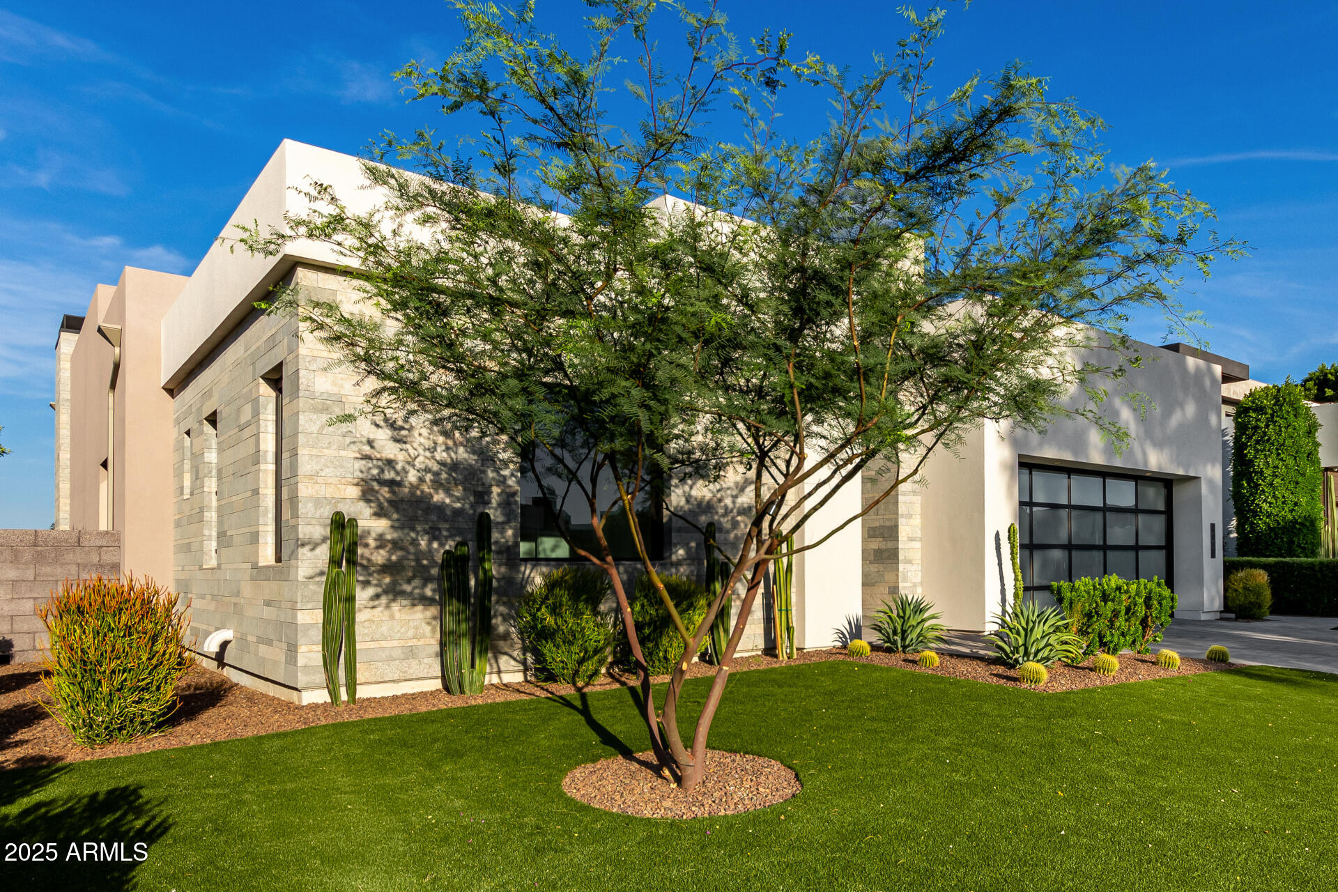 RITZ-CARLTON - Residential