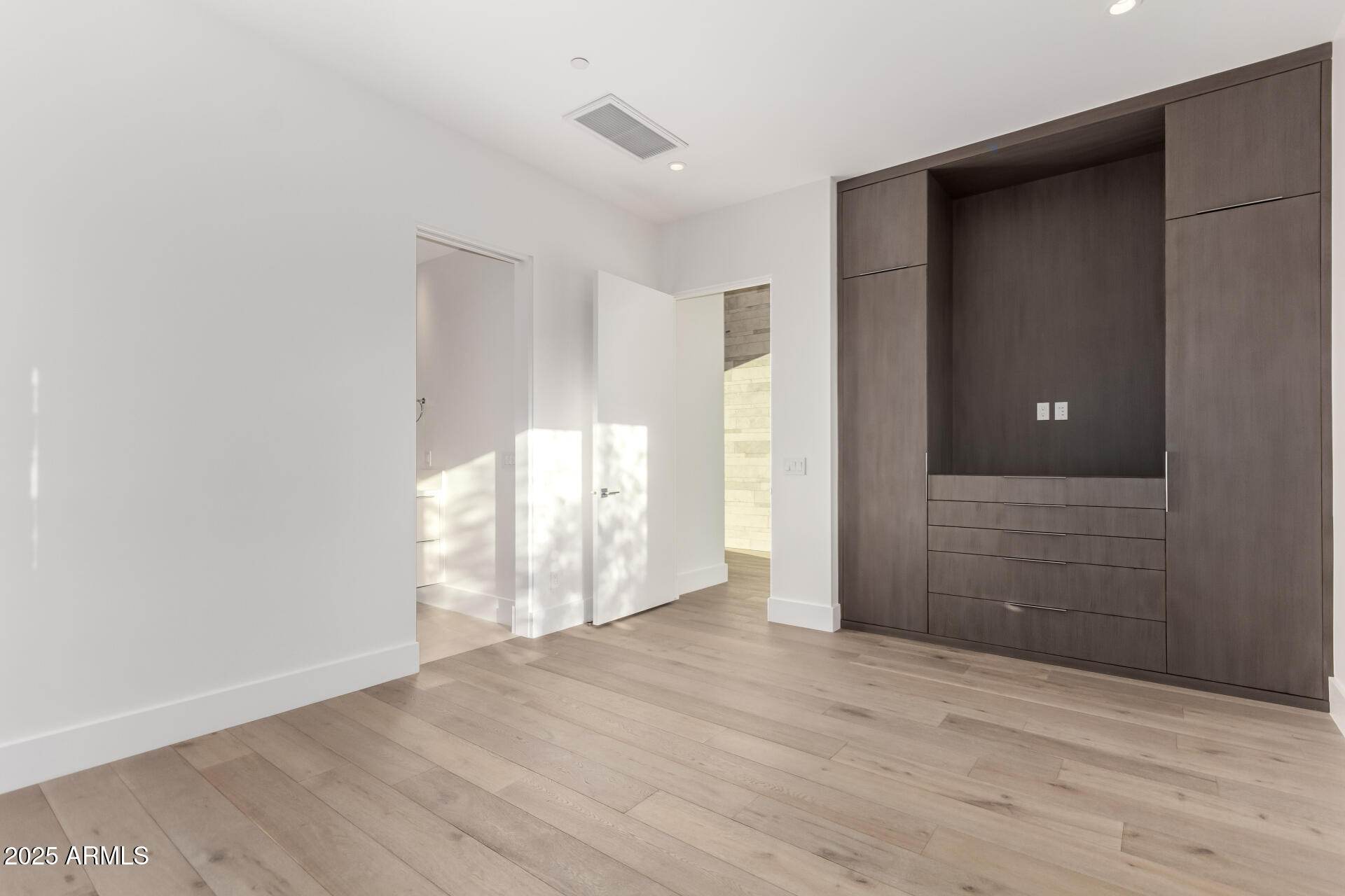 RITZ-CARLTON - Residential