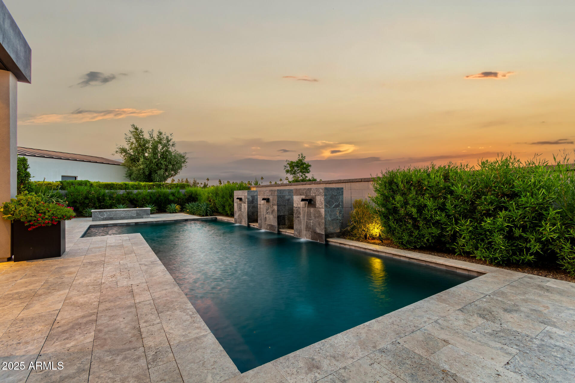 RITZ-CARLTON - Residential