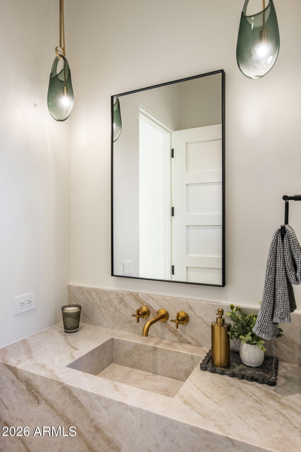 WHISPER ROCK UNIT 1 - Residential
