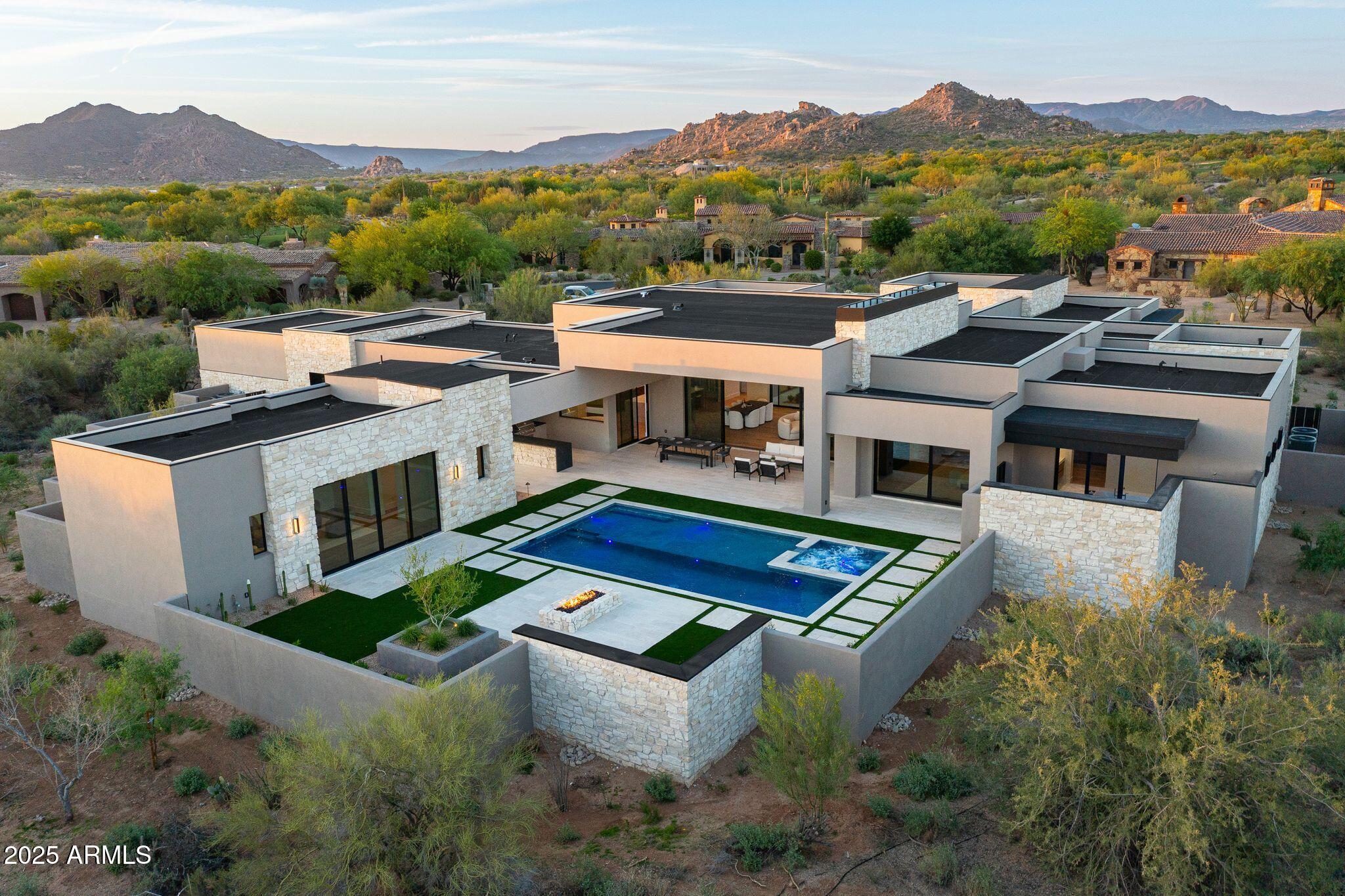 WHISPER ROCK UNIT 1 - Residential