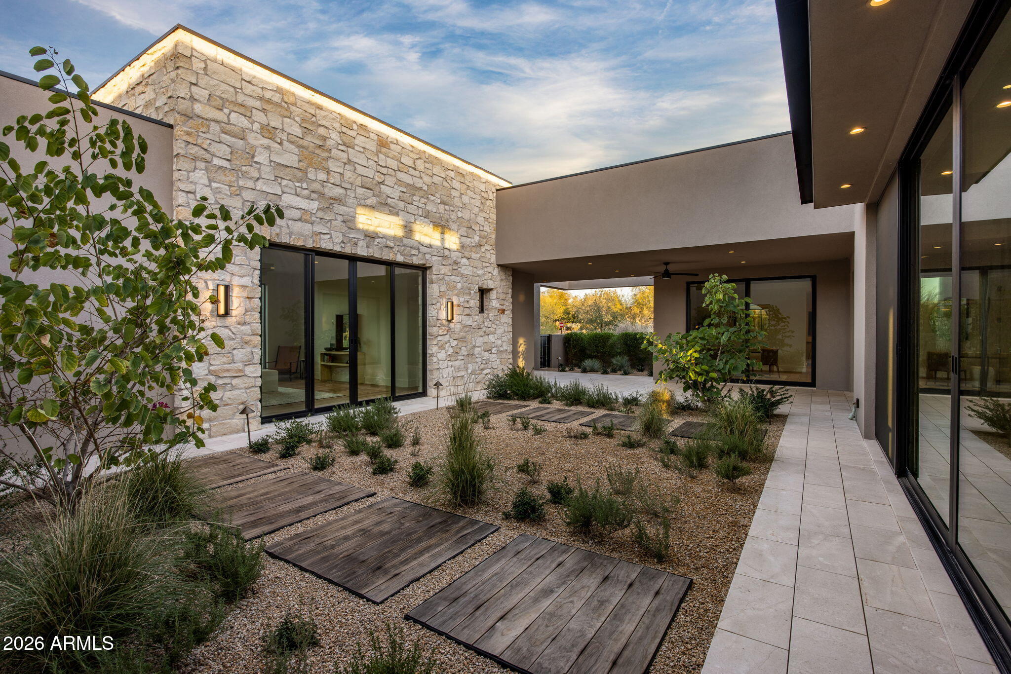 WHISPER ROCK UNIT 1 - Residential