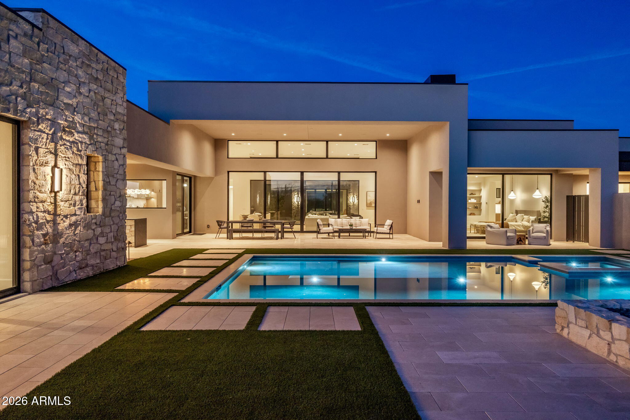 WHISPER ROCK UNIT 1 - Residential