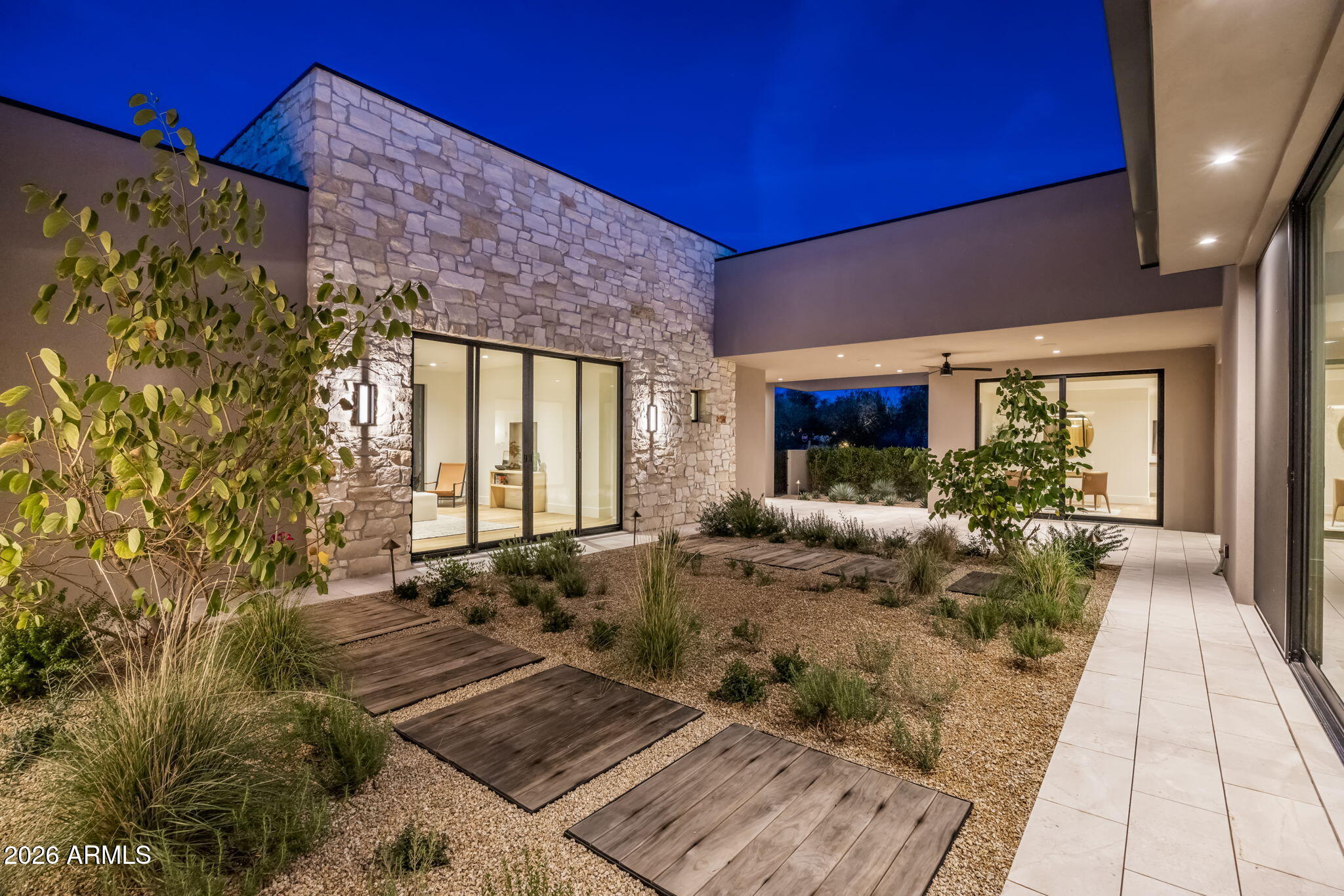 WHISPER ROCK UNIT 1 - Residential