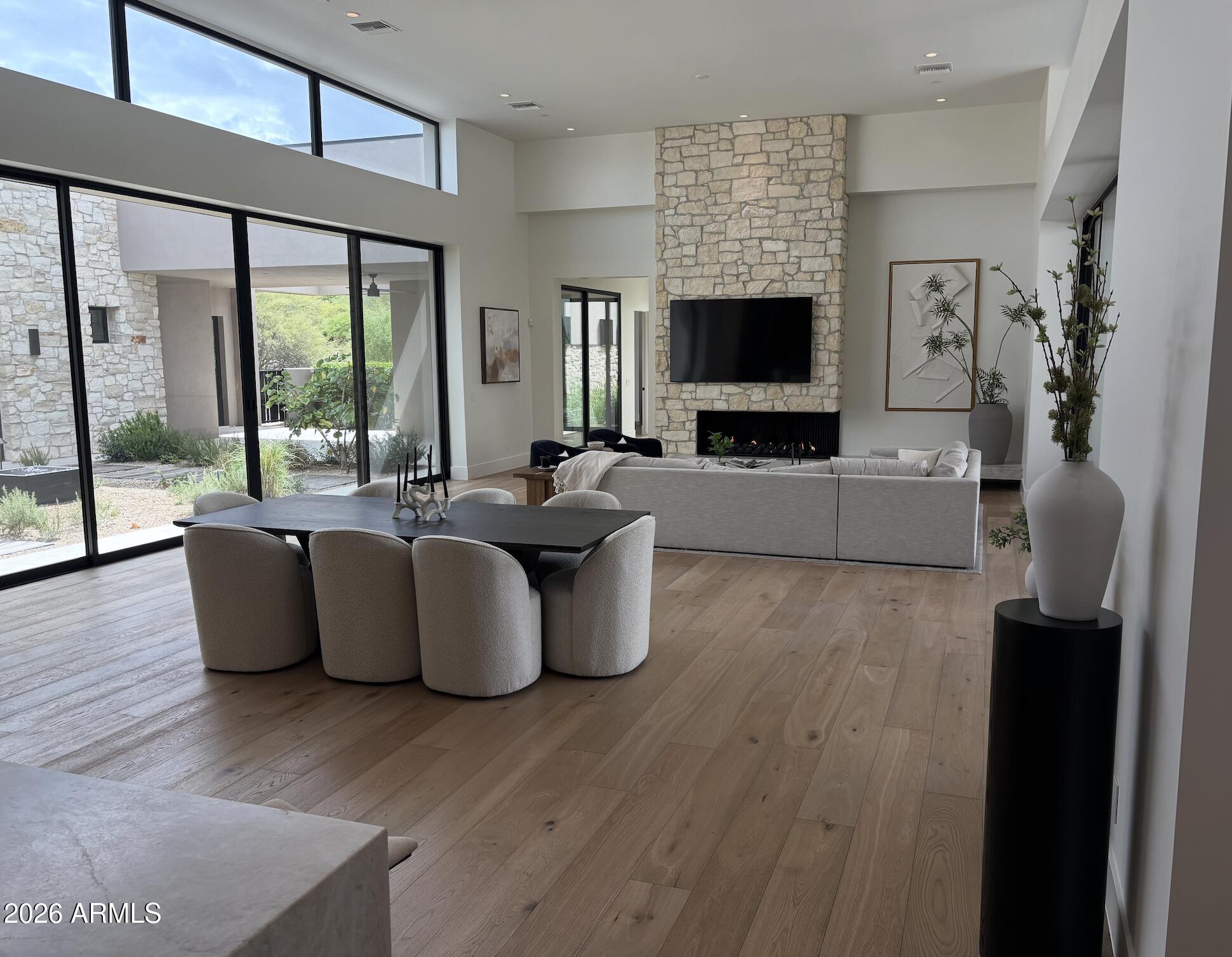 WHISPER ROCK UNIT 1 - Residential