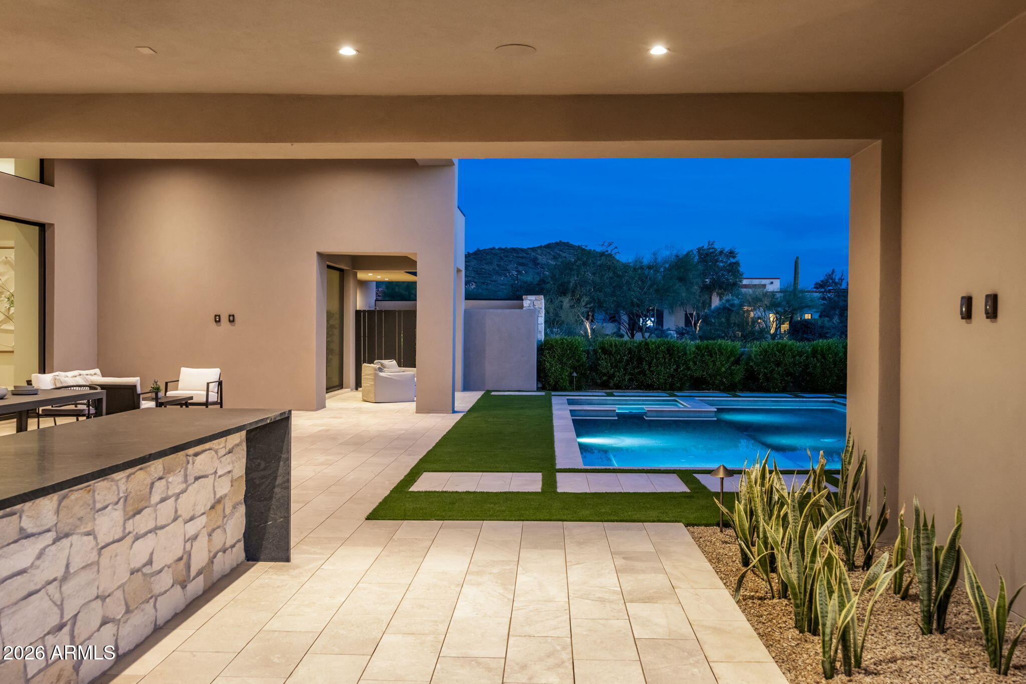 WHISPER ROCK UNIT 1 - Residential