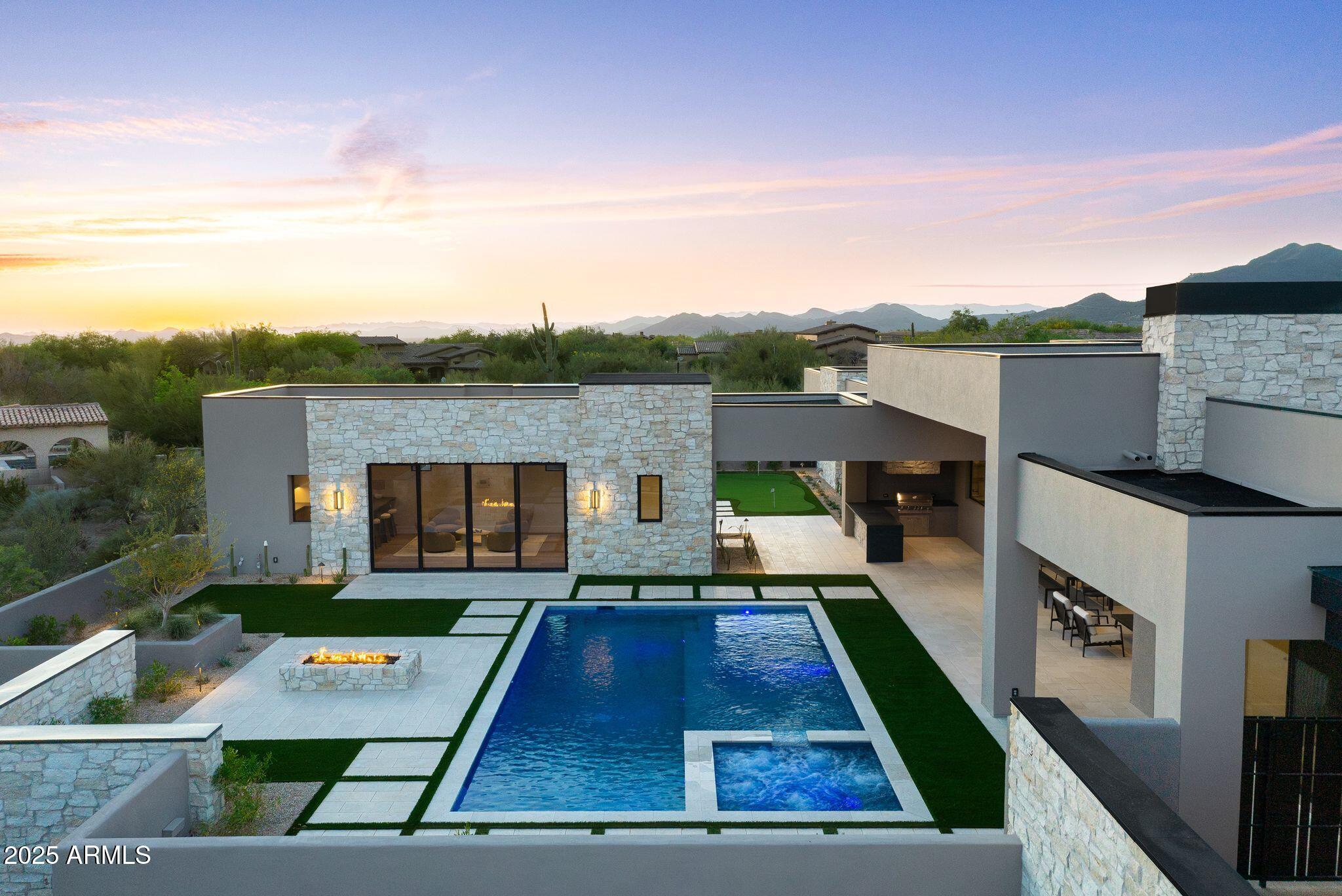 WHISPER ROCK UNIT 1 - Residential