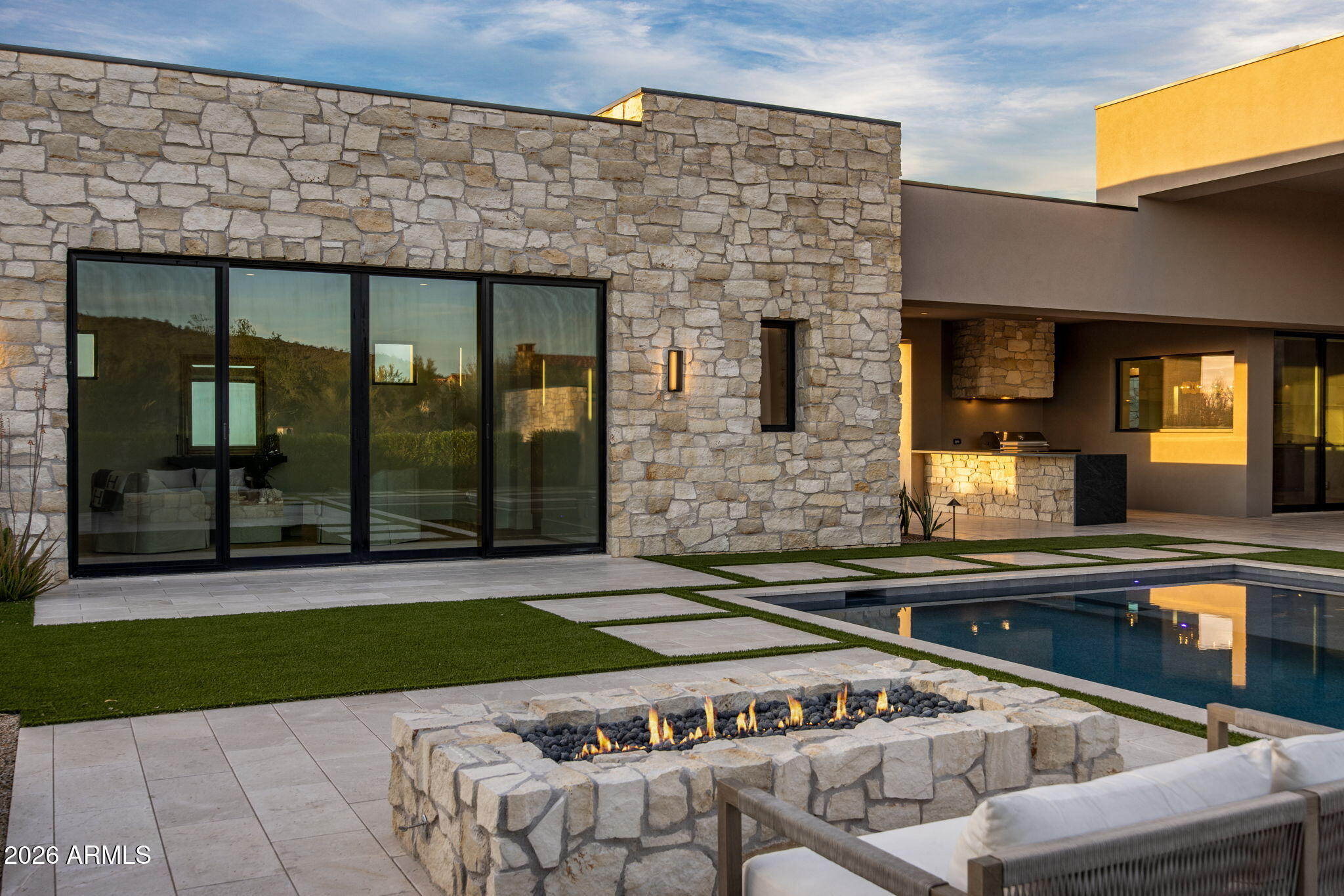 WHISPER ROCK UNIT 1 - Residential