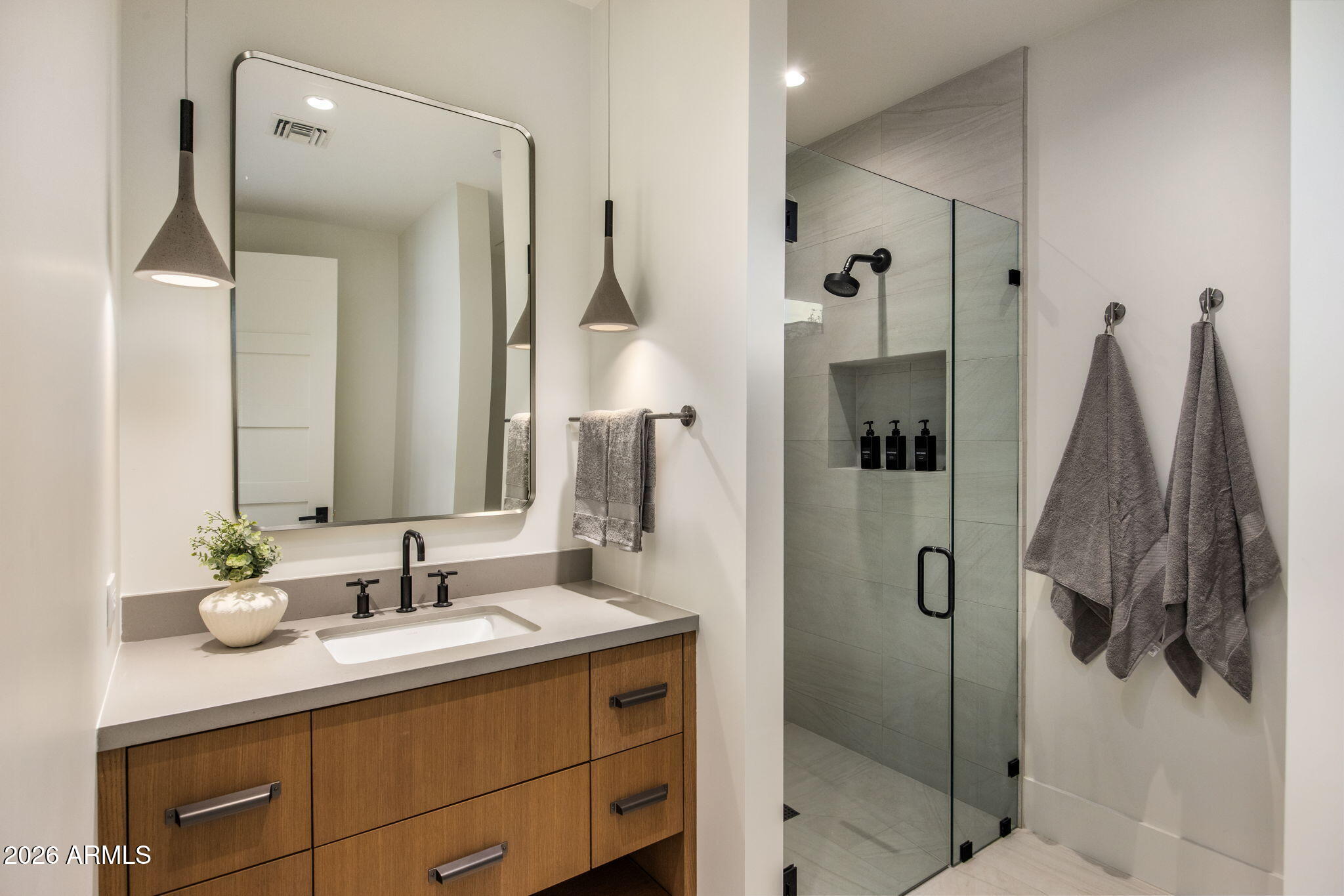 WHISPER ROCK UNIT 1 - Residential