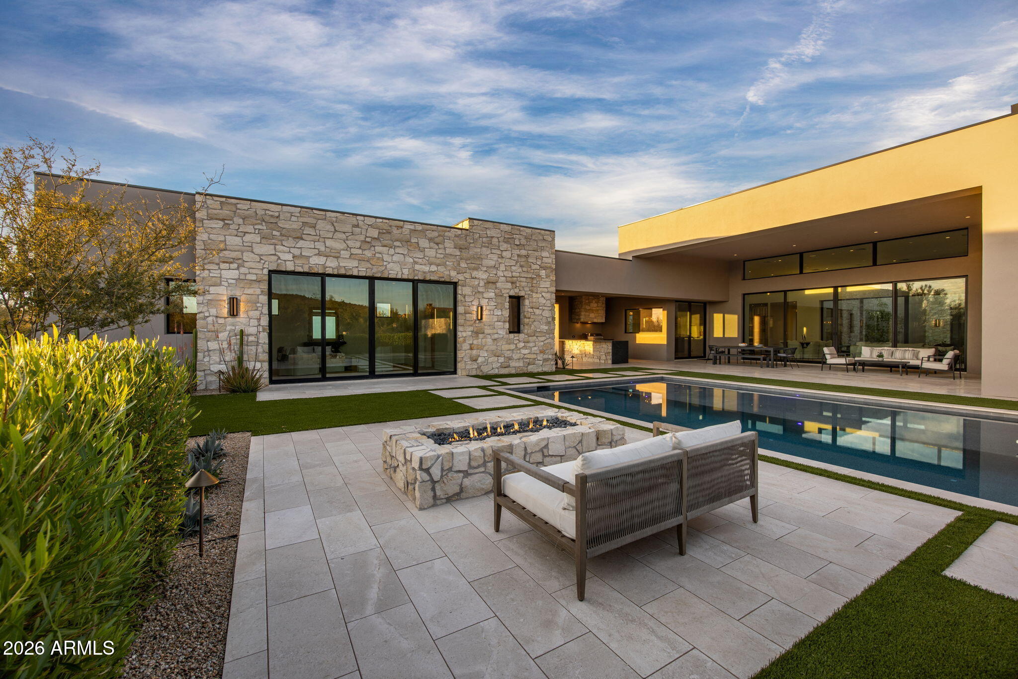 WHISPER ROCK UNIT 1 - Residential
