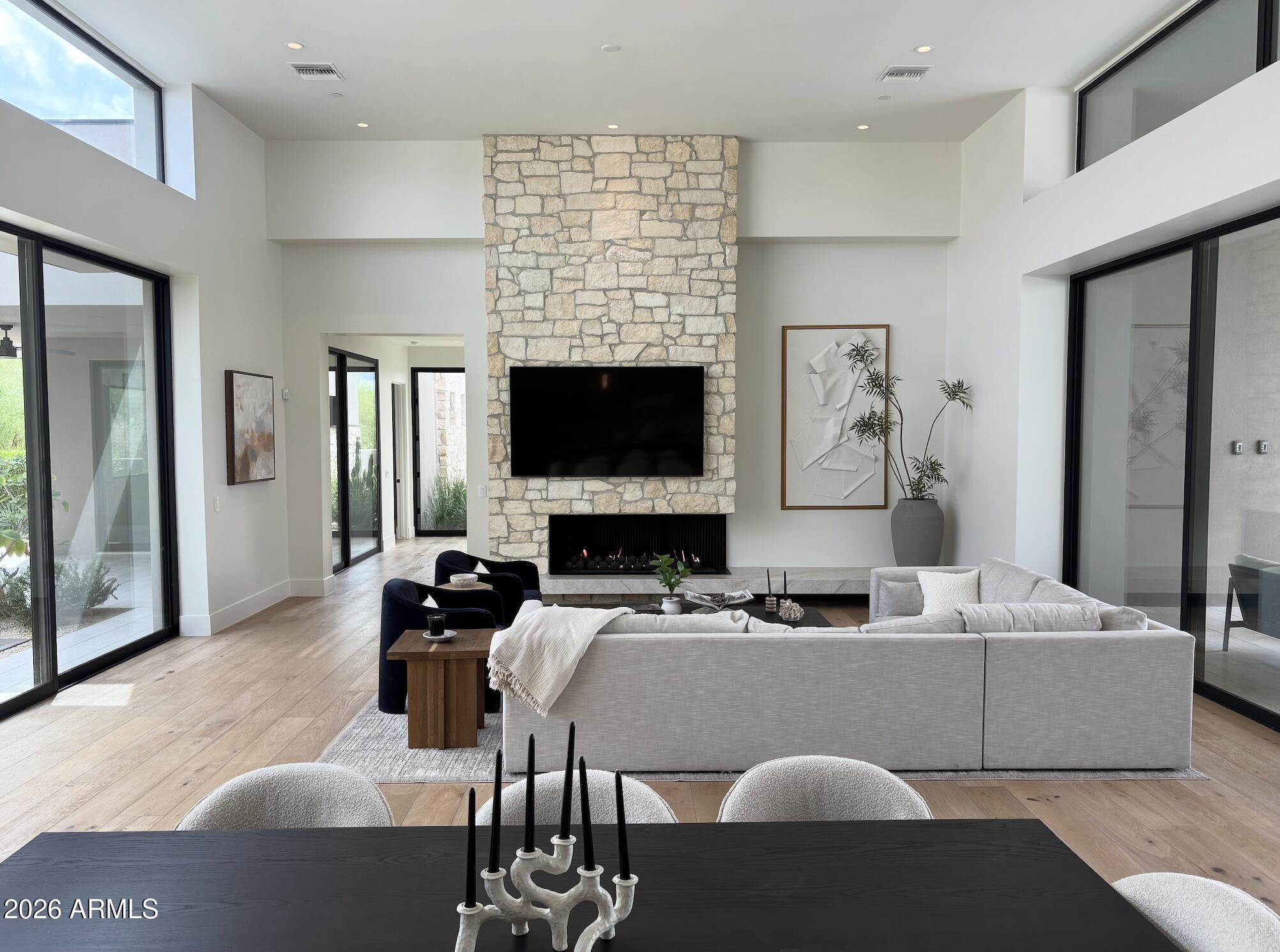 WHISPER ROCK UNIT 1 - Residential