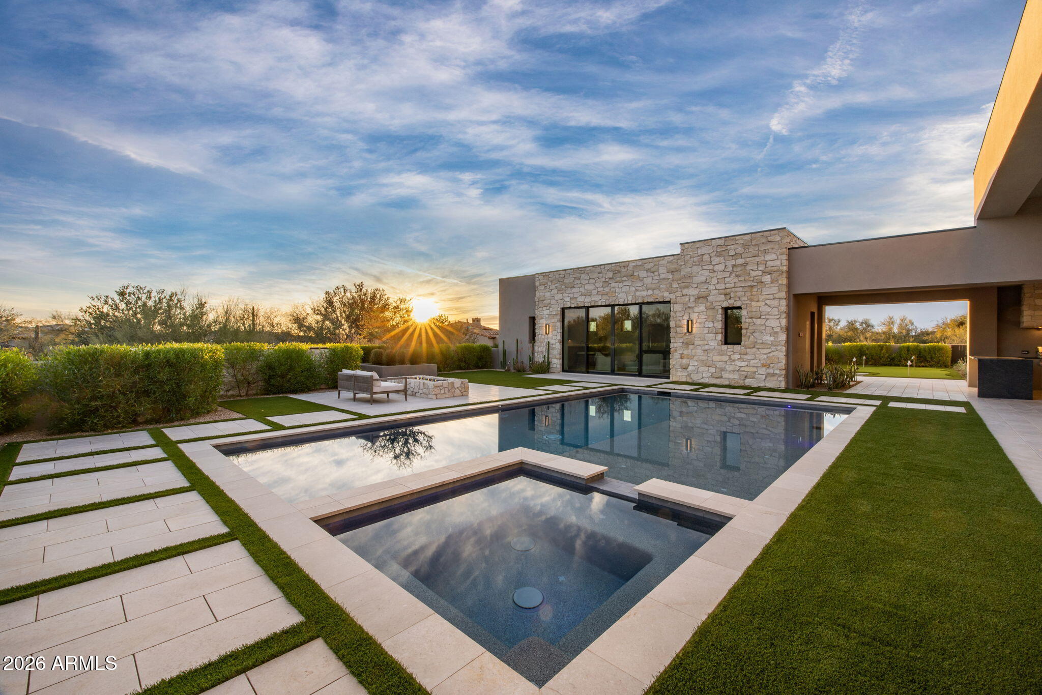 WHISPER ROCK UNIT 1 - Residential