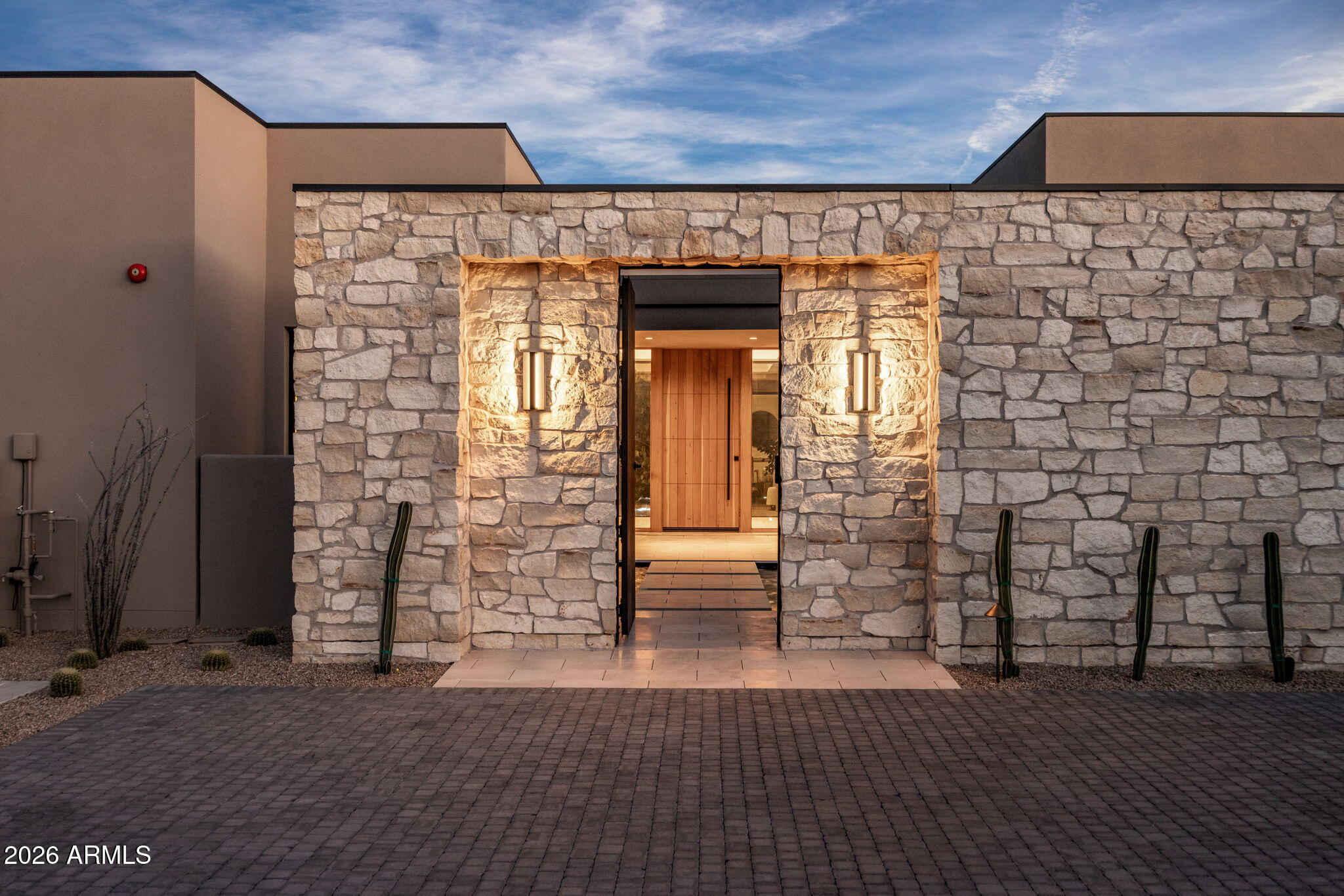 WHISPER ROCK UNIT 1 - Residential