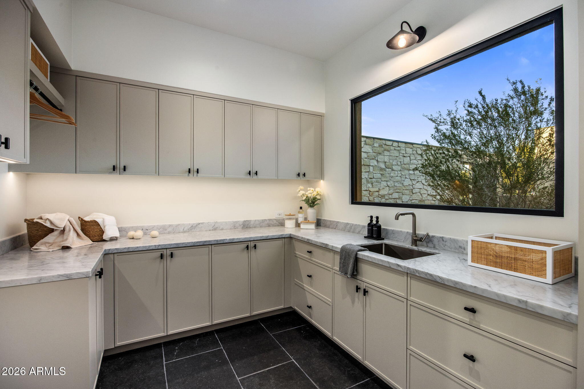 WHISPER ROCK UNIT 1 - Residential