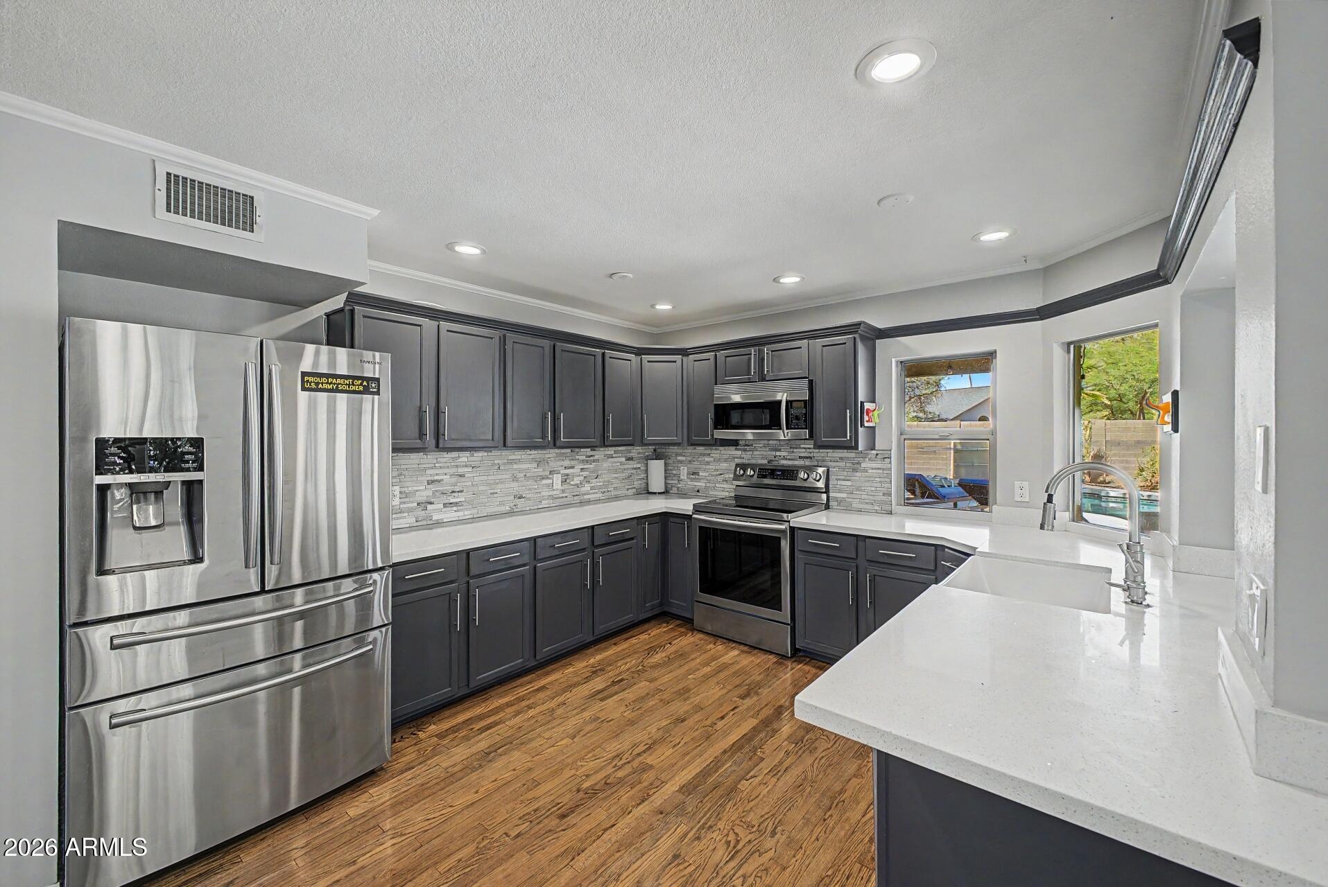 HONEYRIDGE MANOR - Residential