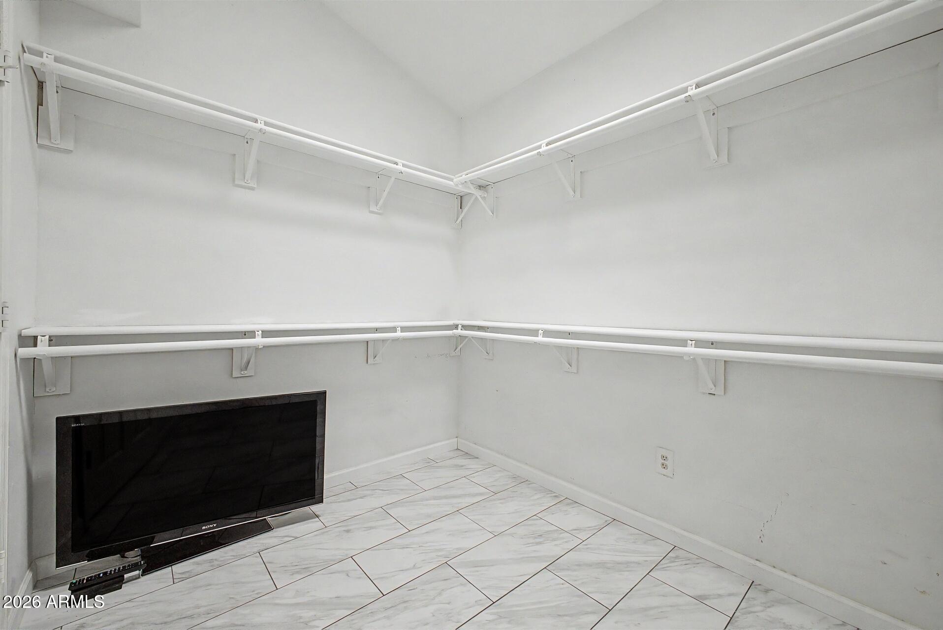 HONEYRIDGE MANOR - Residential