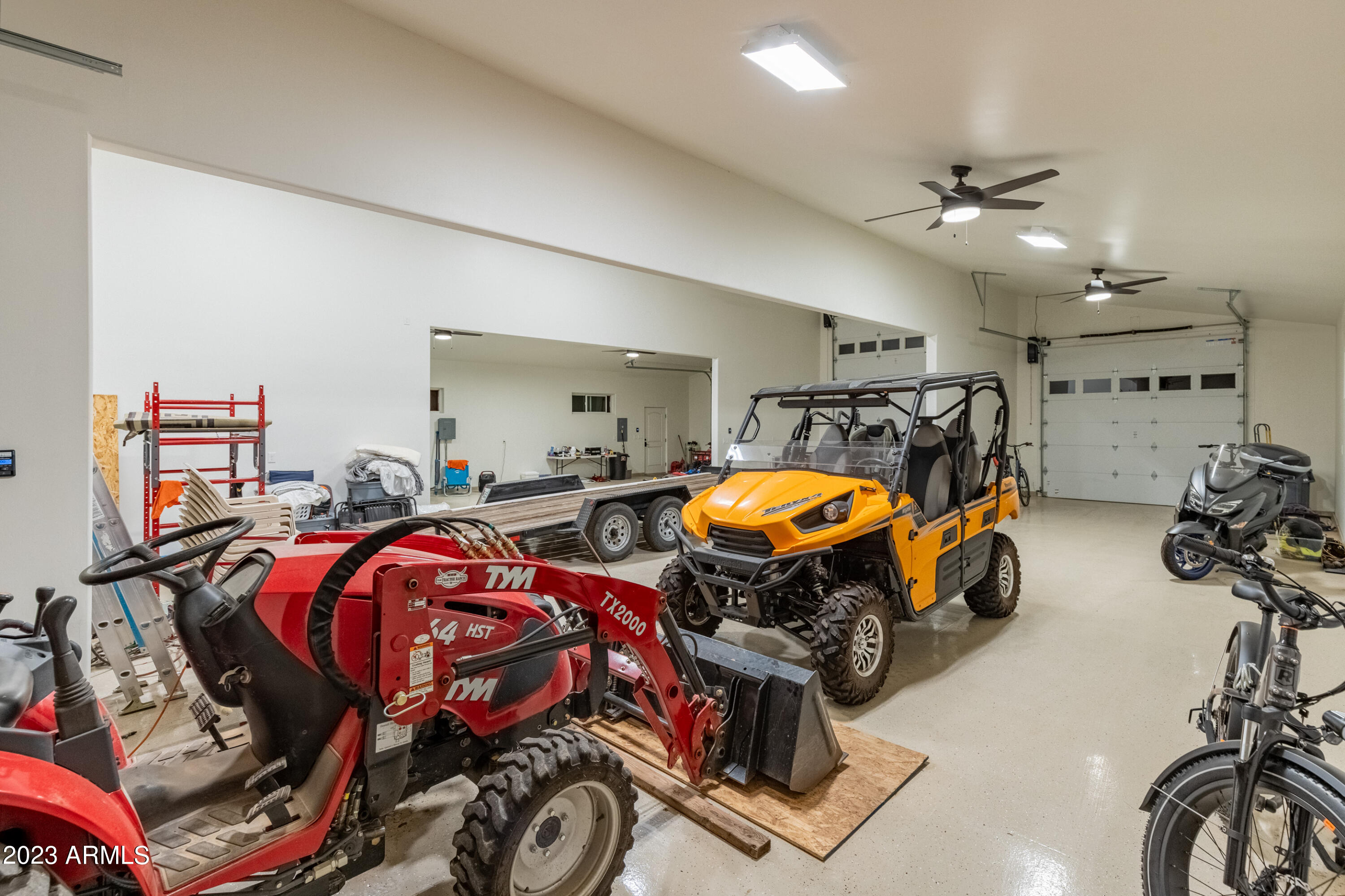 Amazing Estate on 5 Acres - Residential