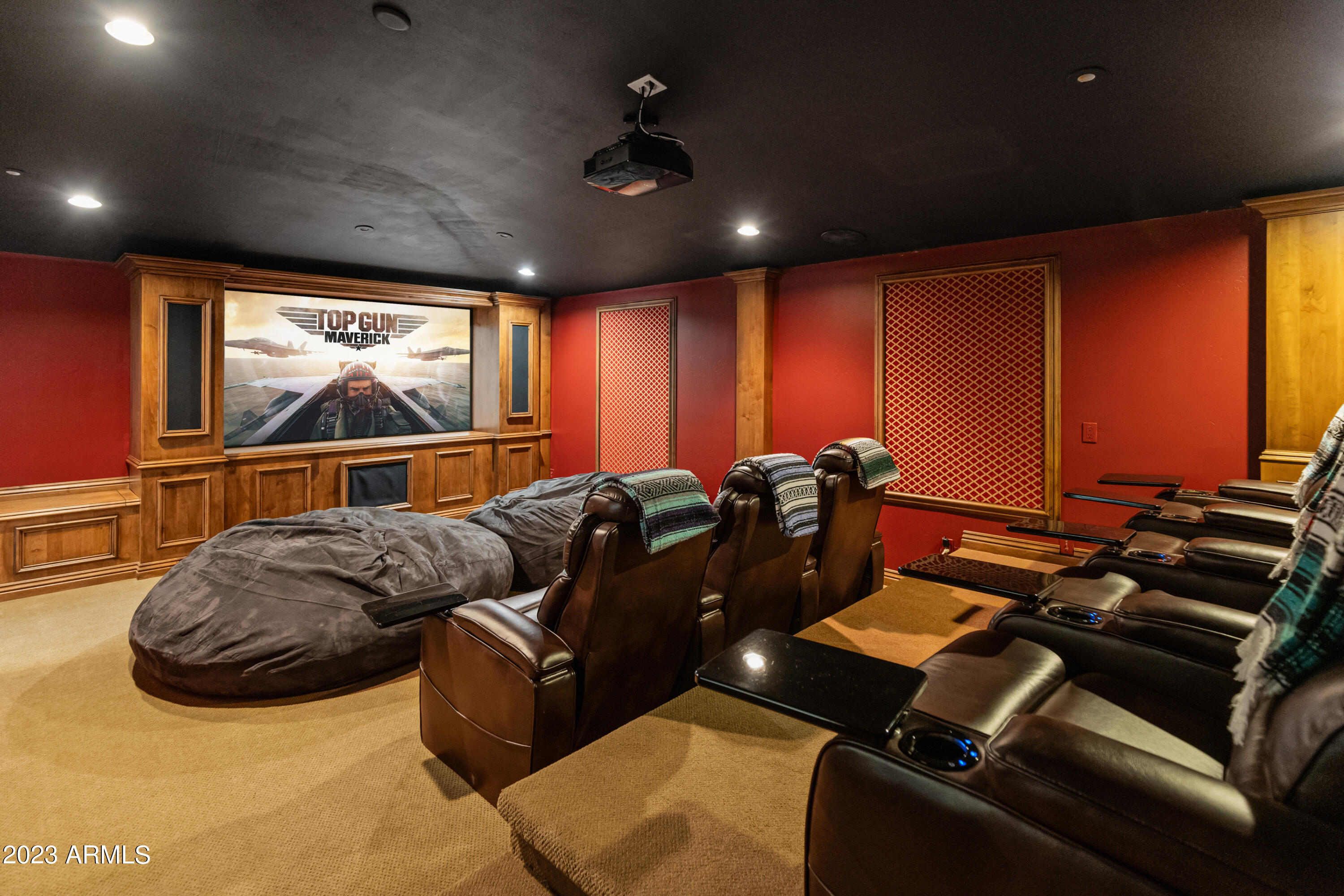 Amazing Estate on 5 Acres - Residential