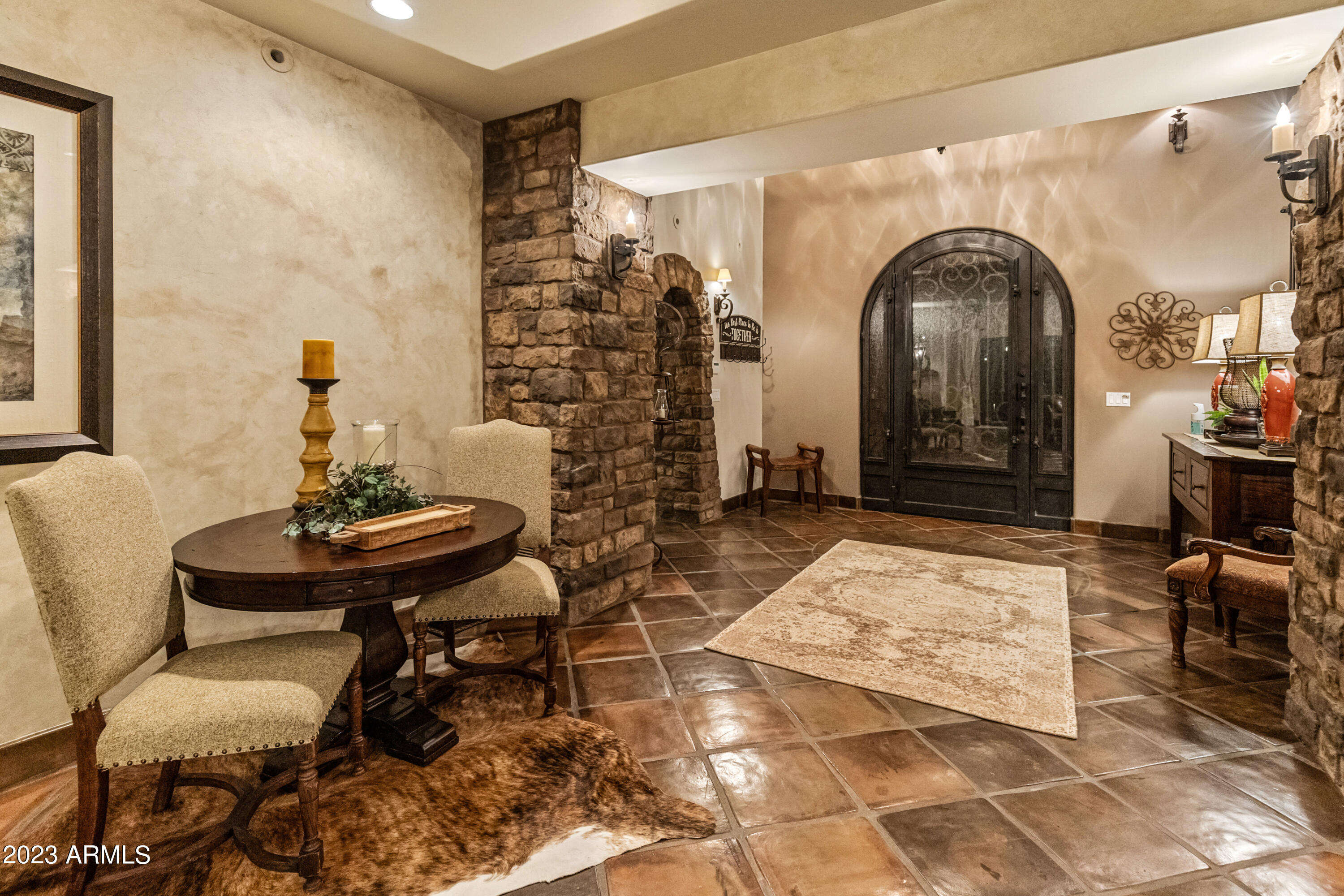 Amazing Estate on 5 Acres - Residential