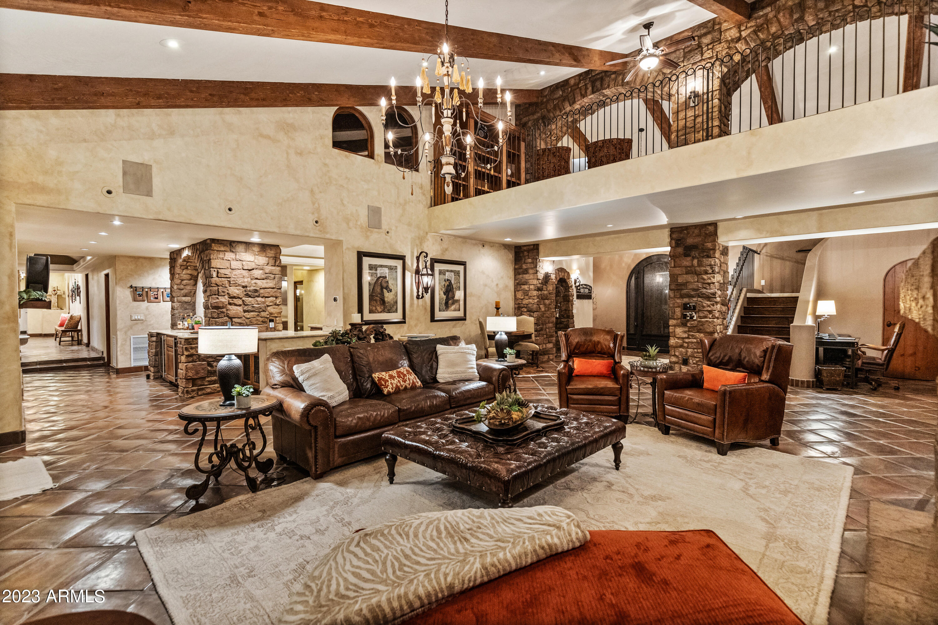 Amazing Estate on 5 Acres - Residential
