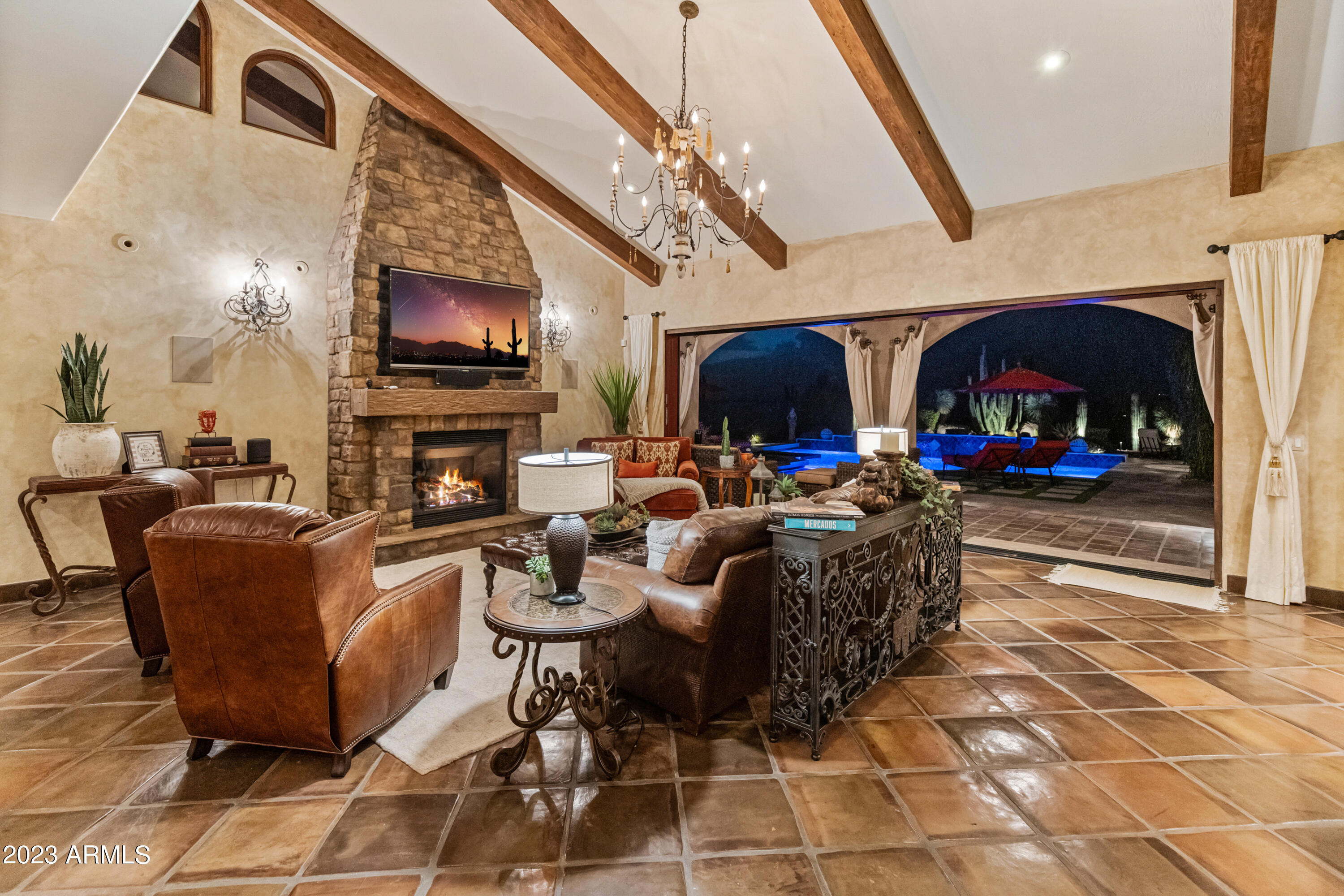 Amazing Estate on 5 Acres - Residential