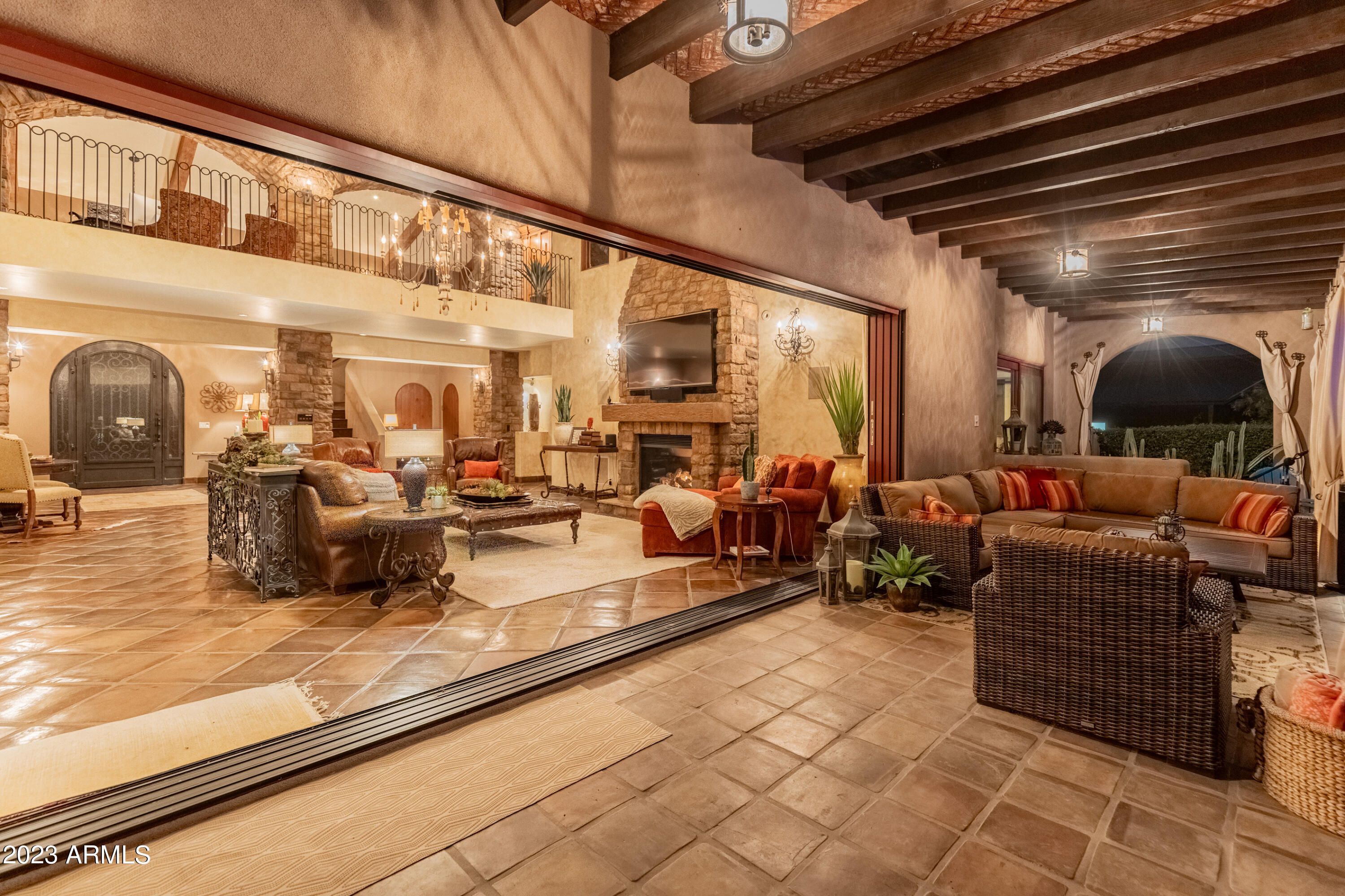 Amazing Estate on 5 Acres - Residential