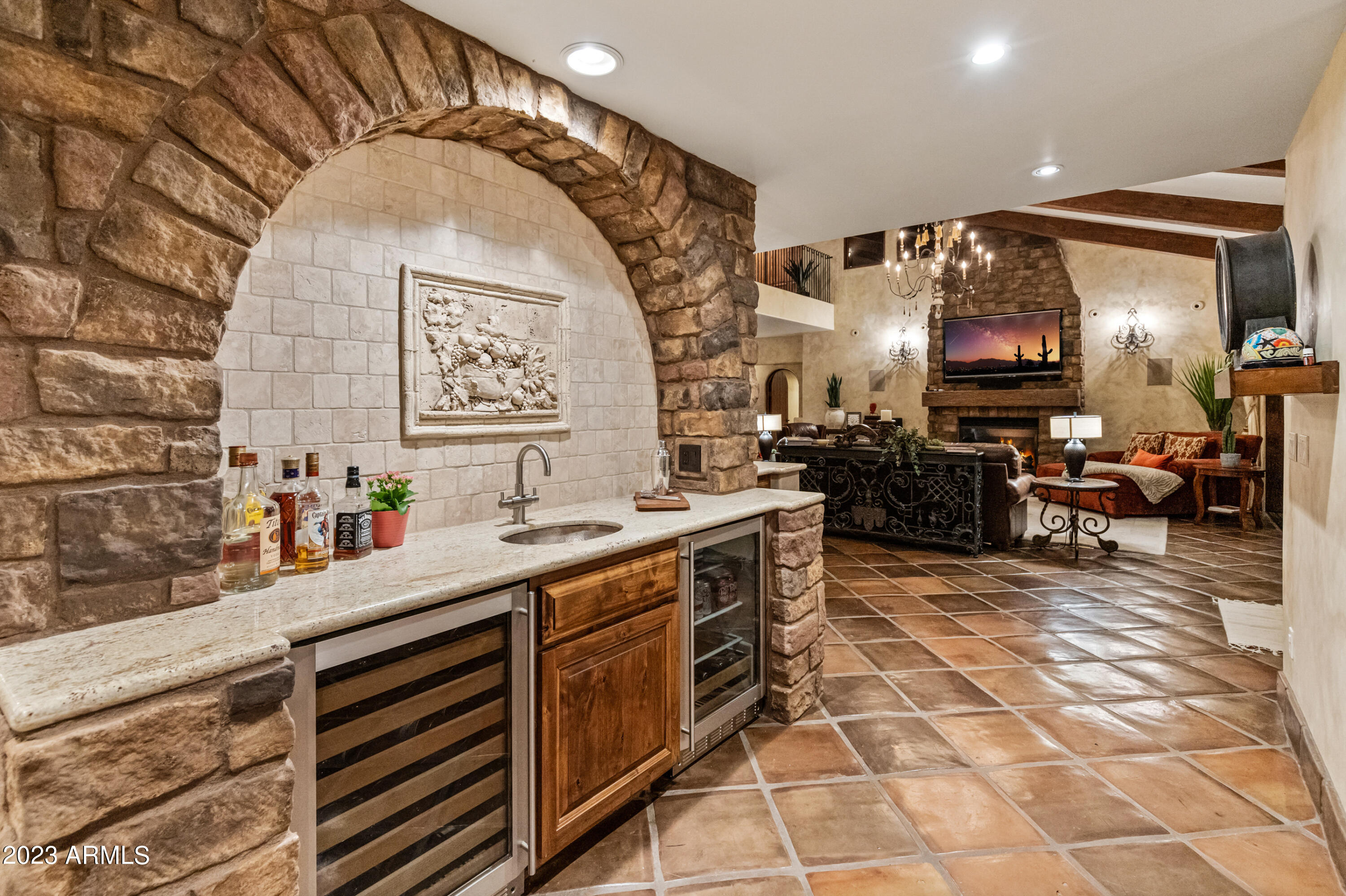 Amazing Estate on 5 Acres - Residential