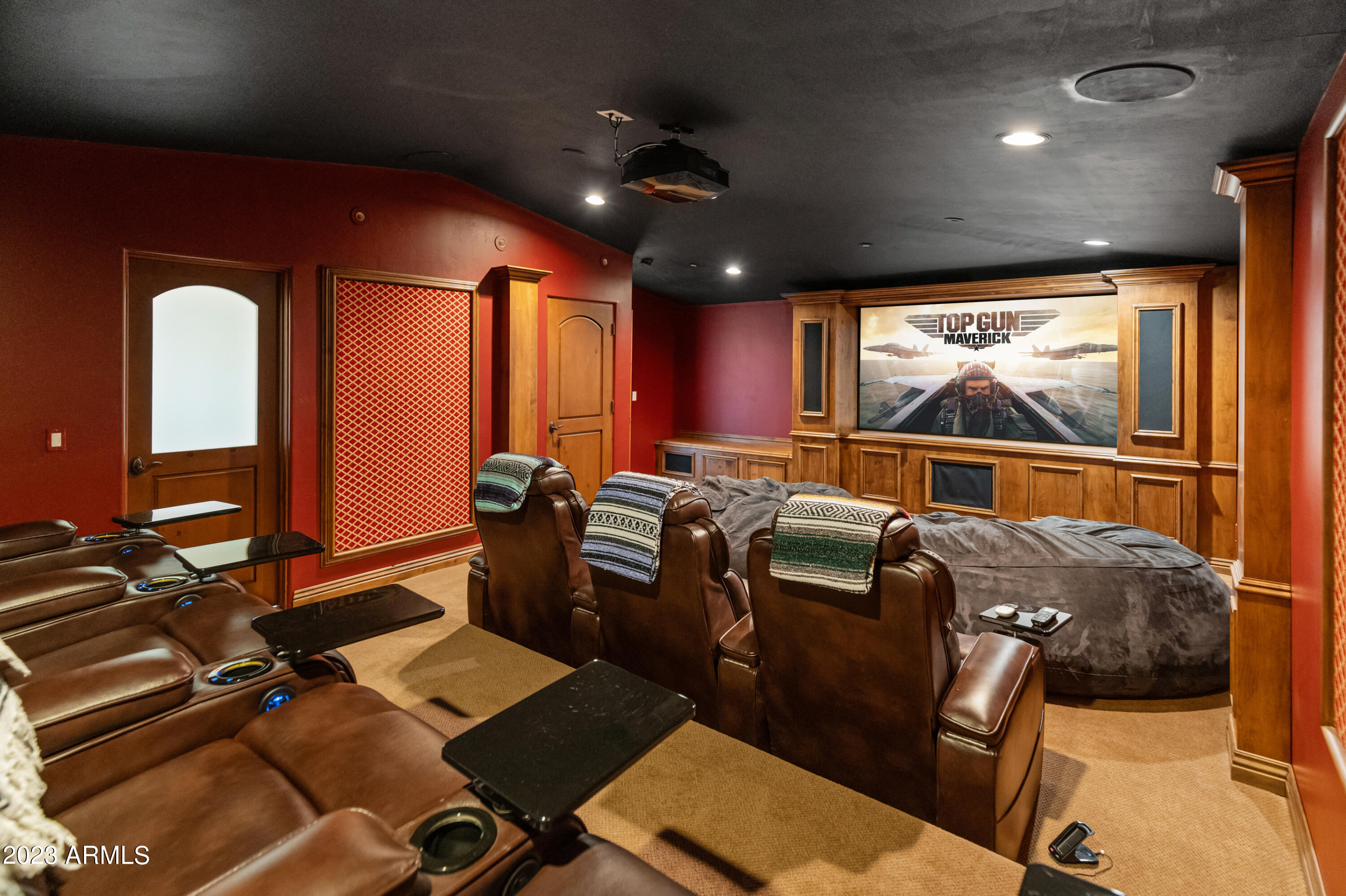 Amazing Estate on 5 Acres - Residential