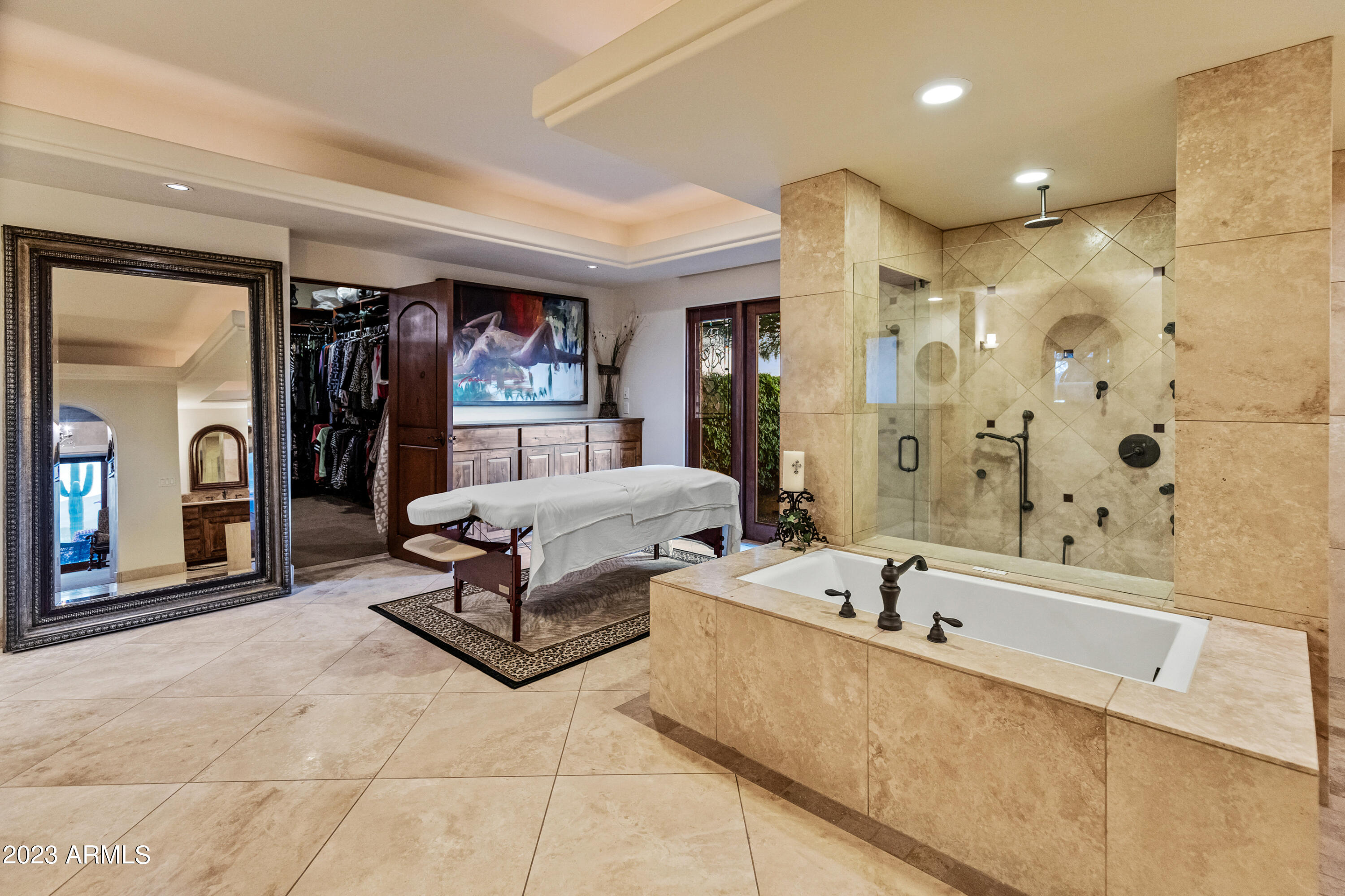 Amazing Estate on 5 Acres - Residential