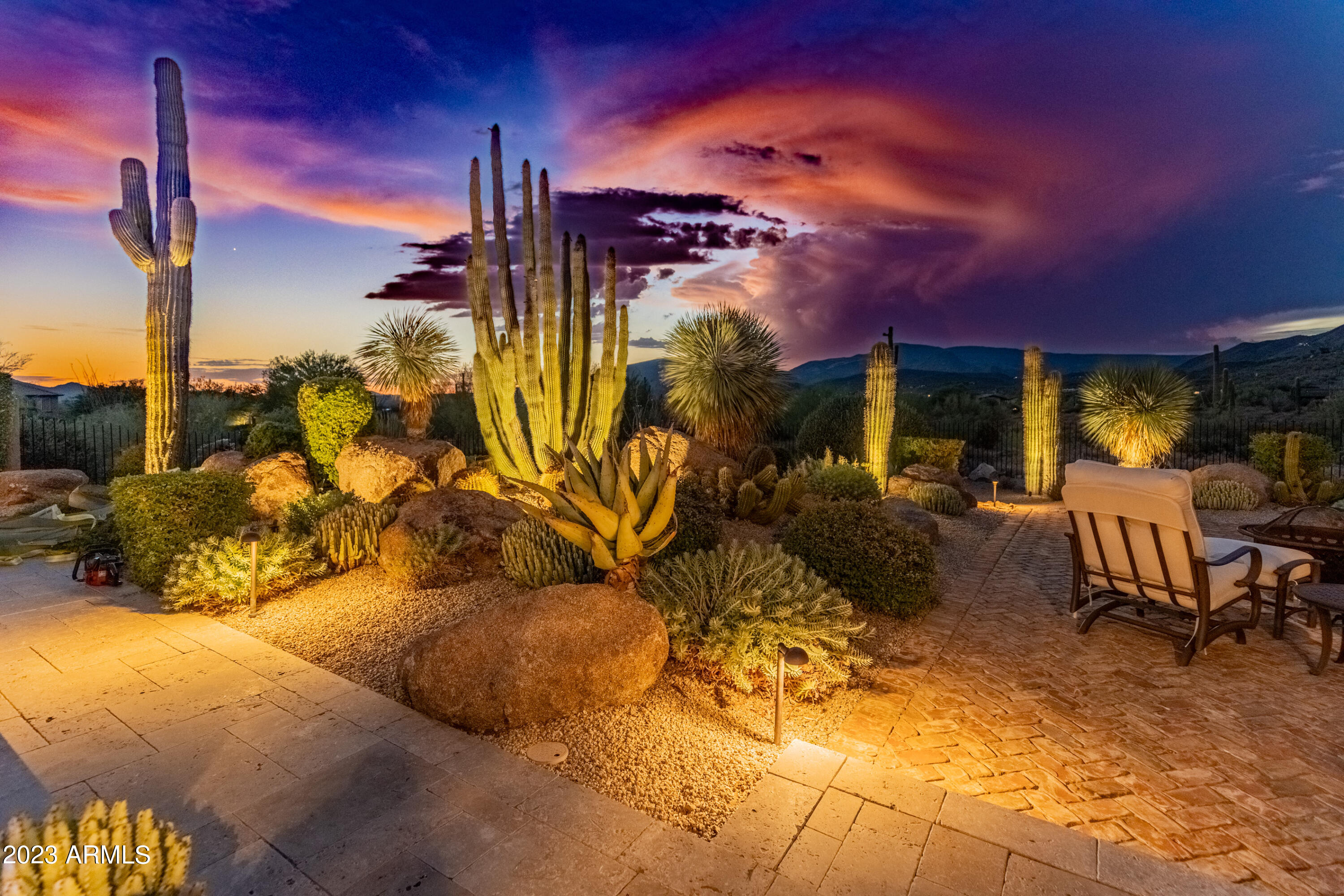 Amazing Estate on 5 Acres - Residential