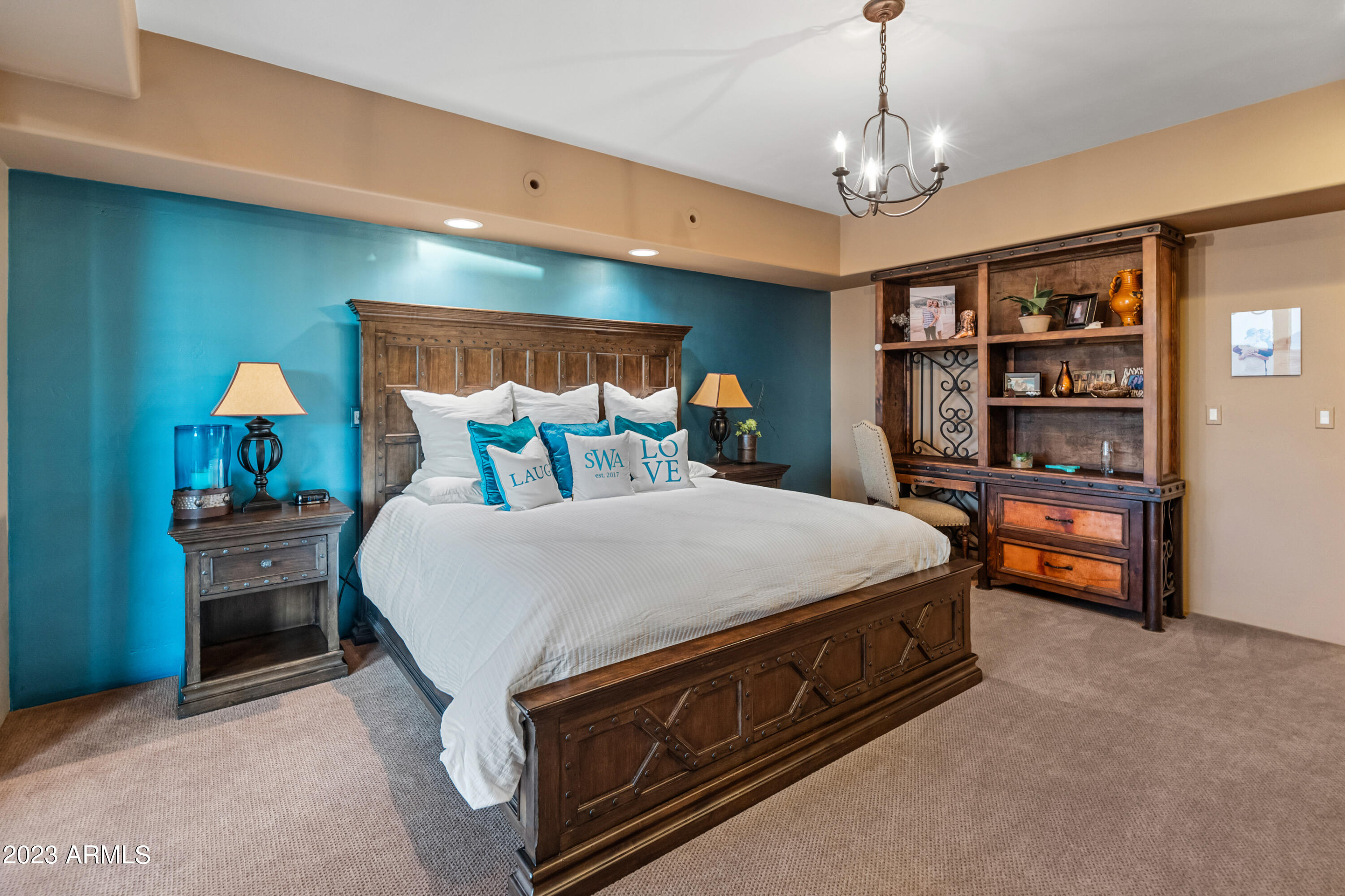 Amazing Estate on 5 Acres - Residential