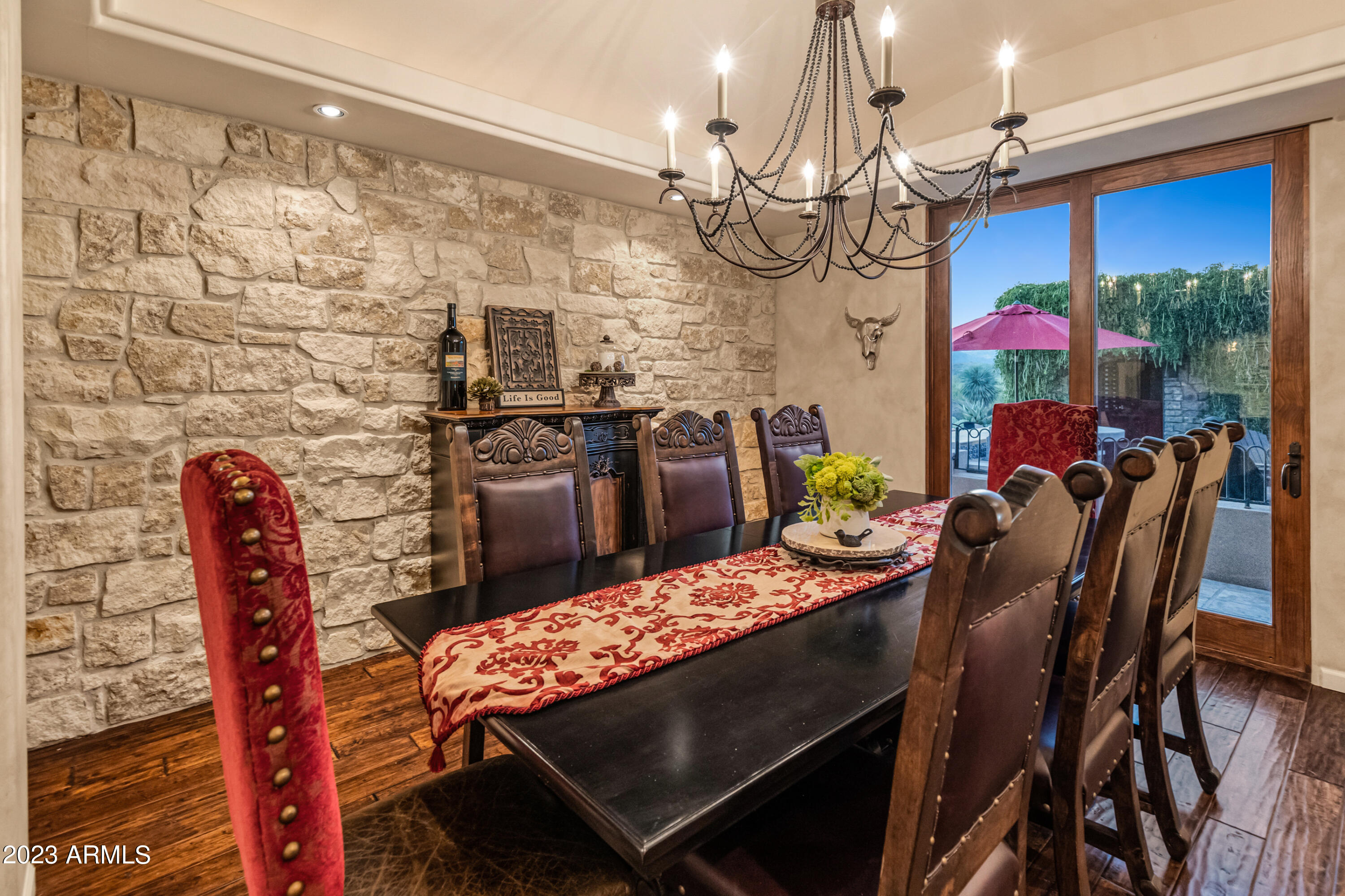 Amazing Estate on 5 Acres - Residential