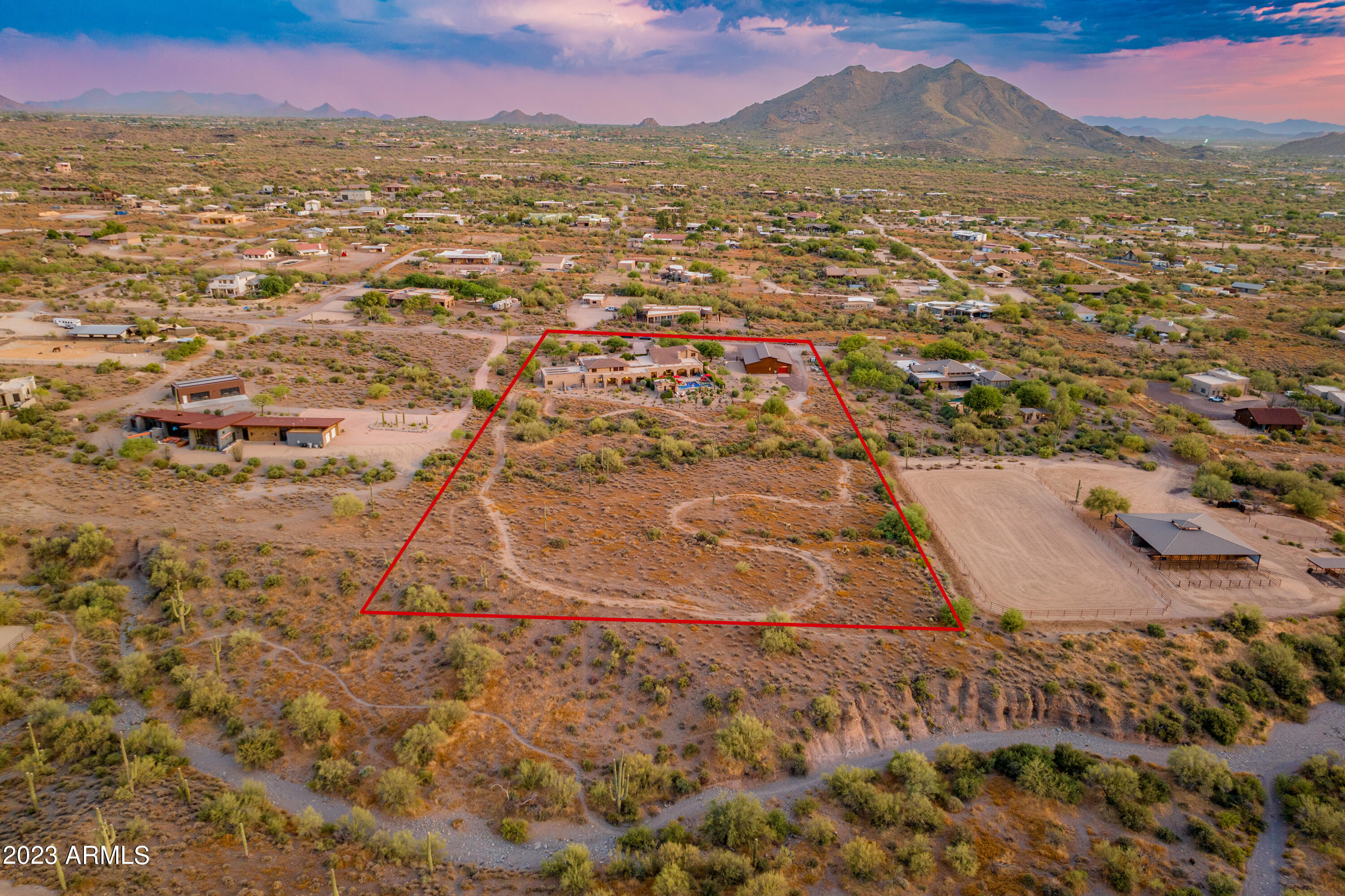 Amazing Estate on 5 Acres - Residential