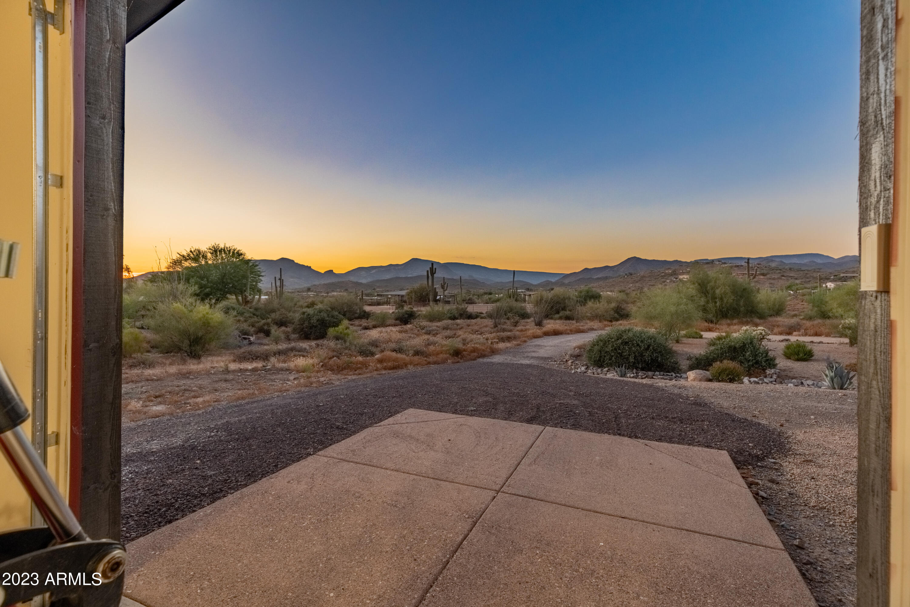 Amazing Estate on 5 Acres - Residential