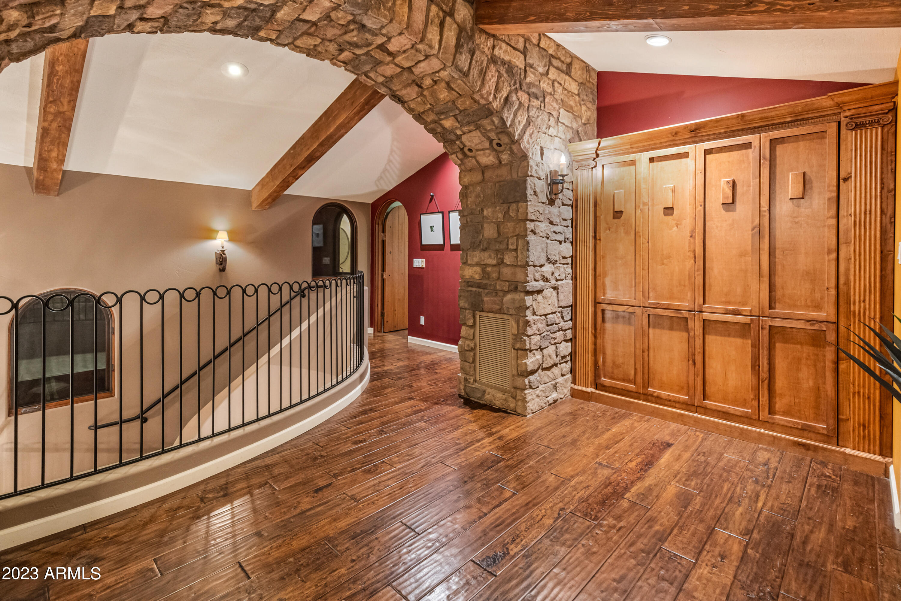 Amazing Estate on 5 Acres - Residential