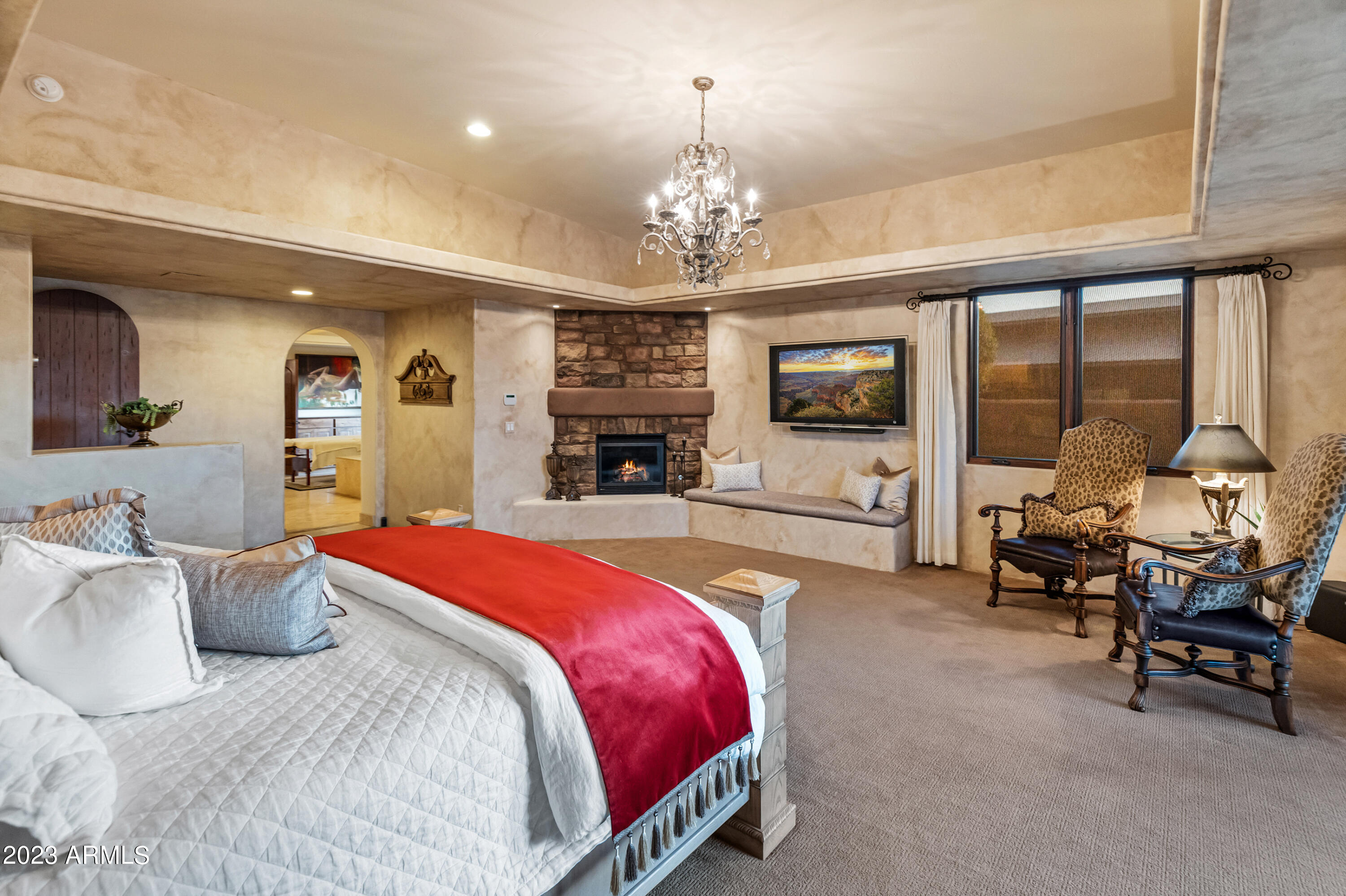 Amazing Estate on 5 Acres - Residential