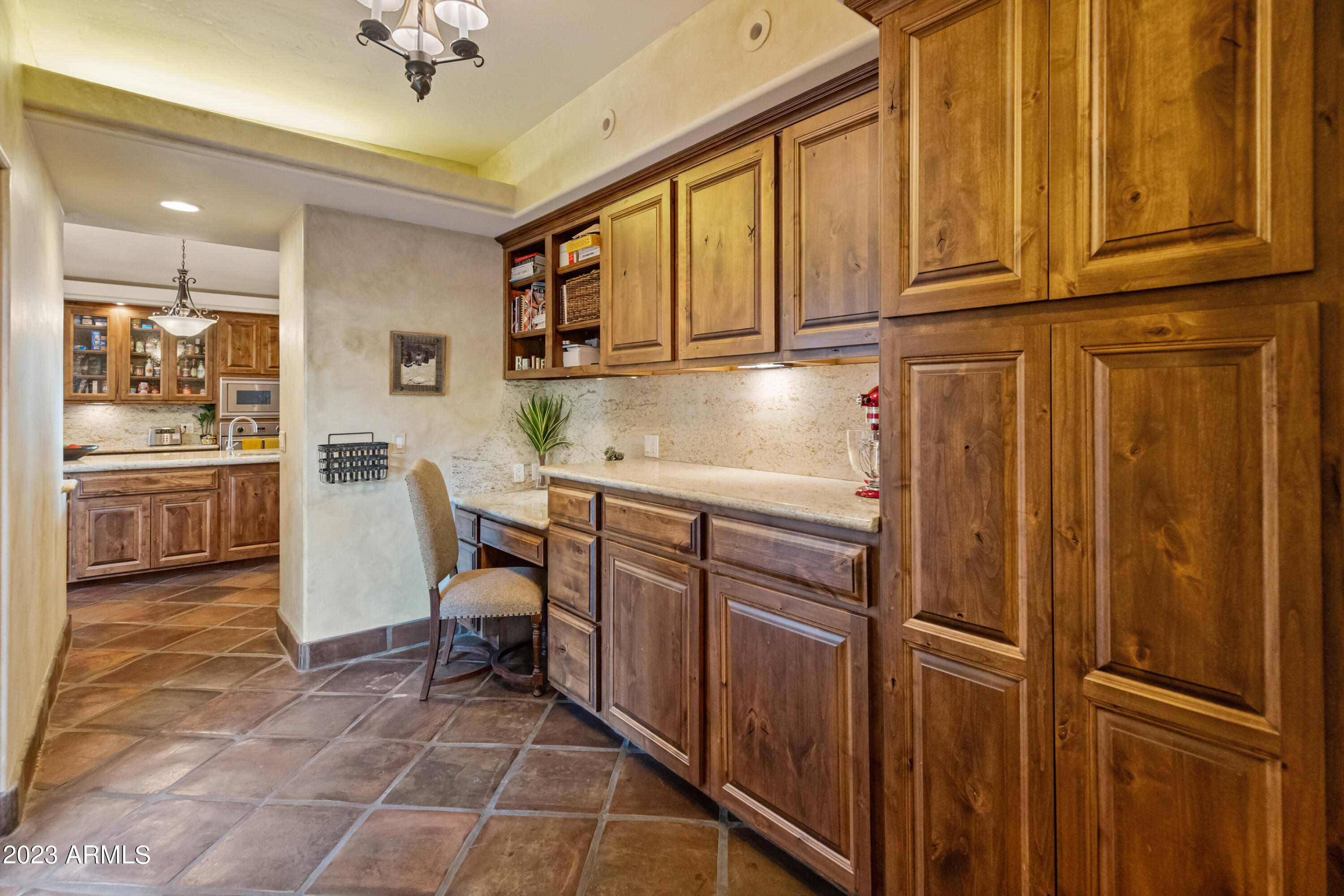Amazing Estate on 5 Acres - Residential