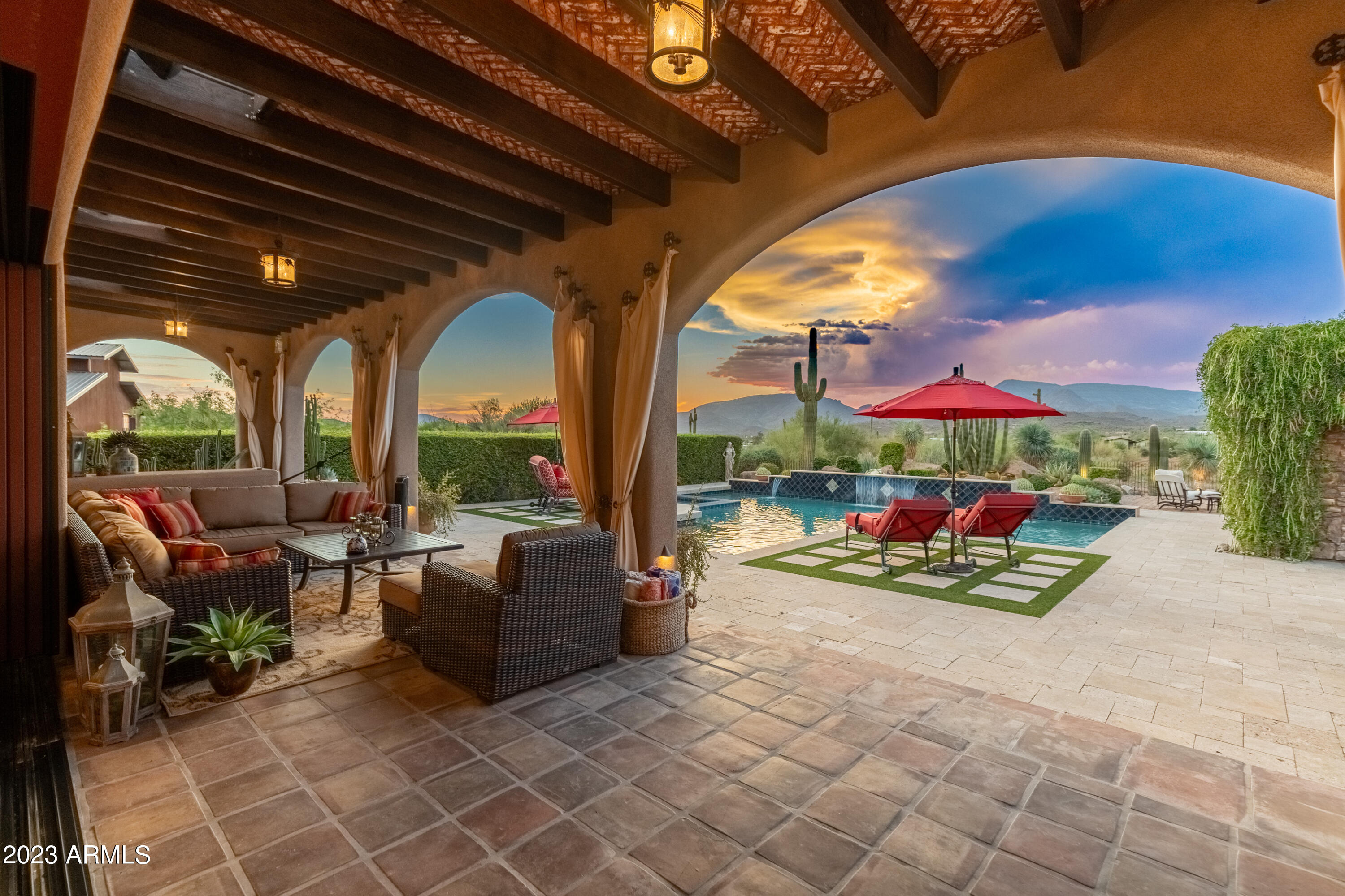 Amazing Estate on 5 Acres - Residential