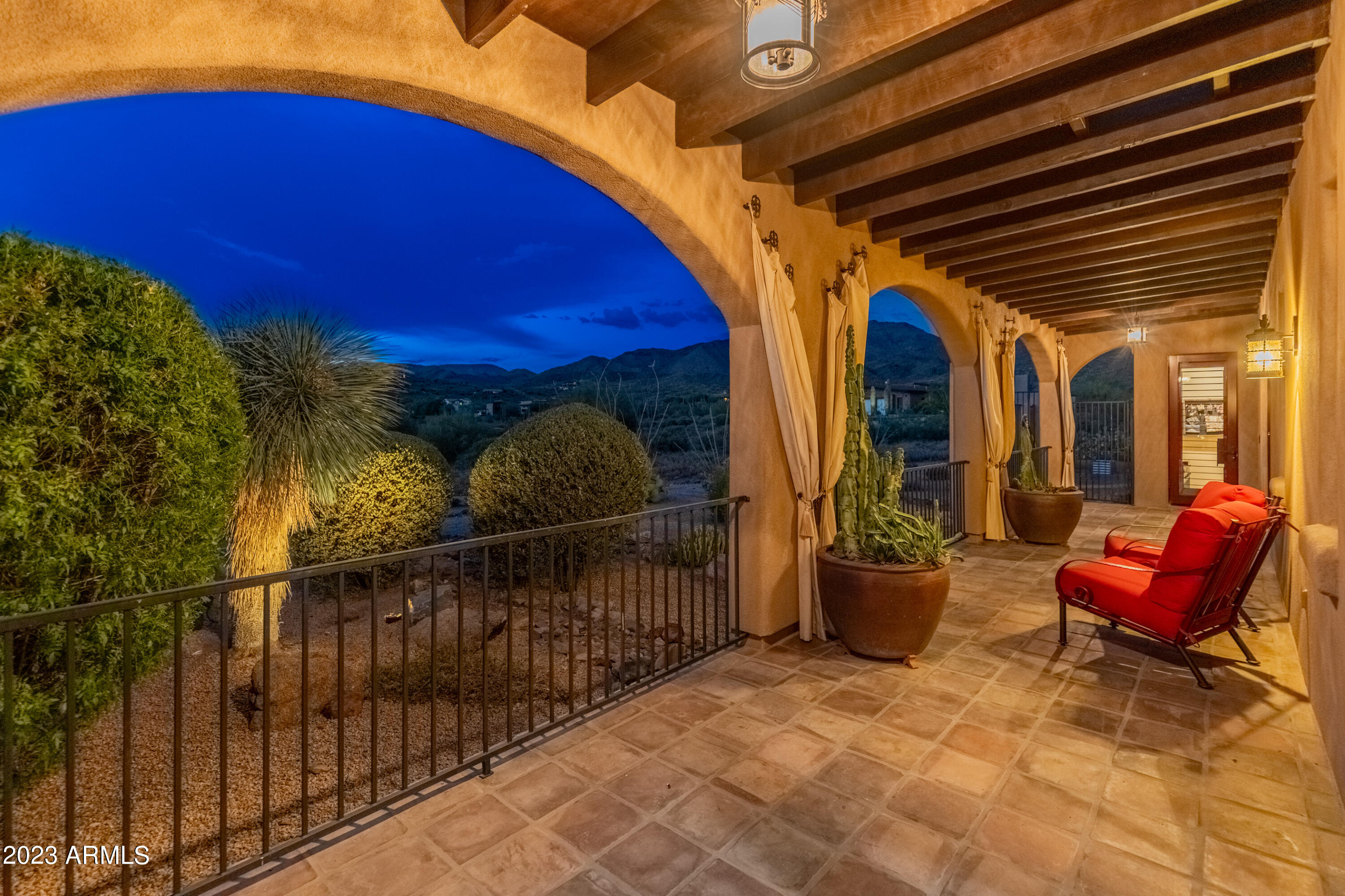 Amazing Estate on 5 Acres - Residential