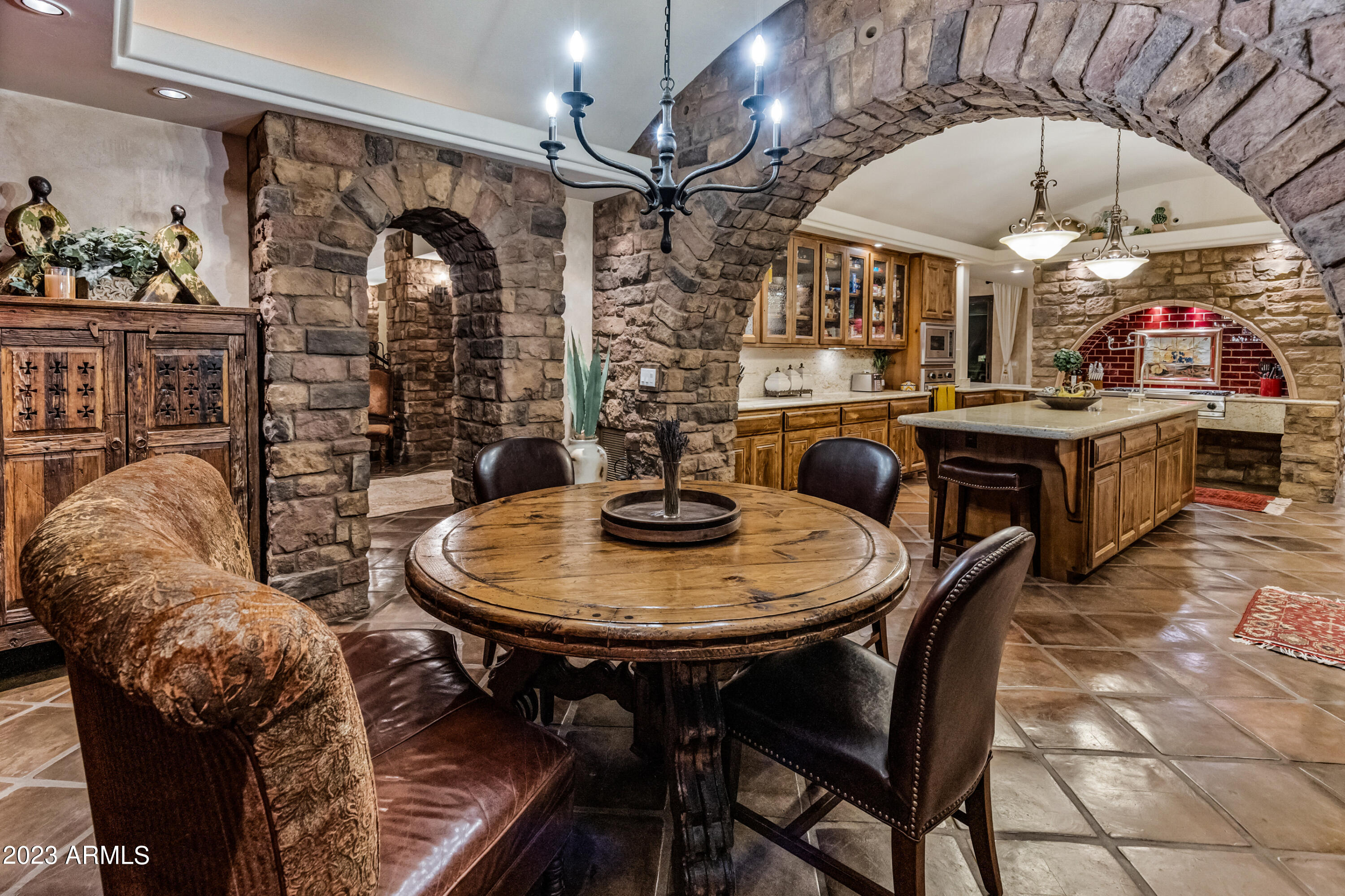 Amazing Estate on 5 Acres - Residential