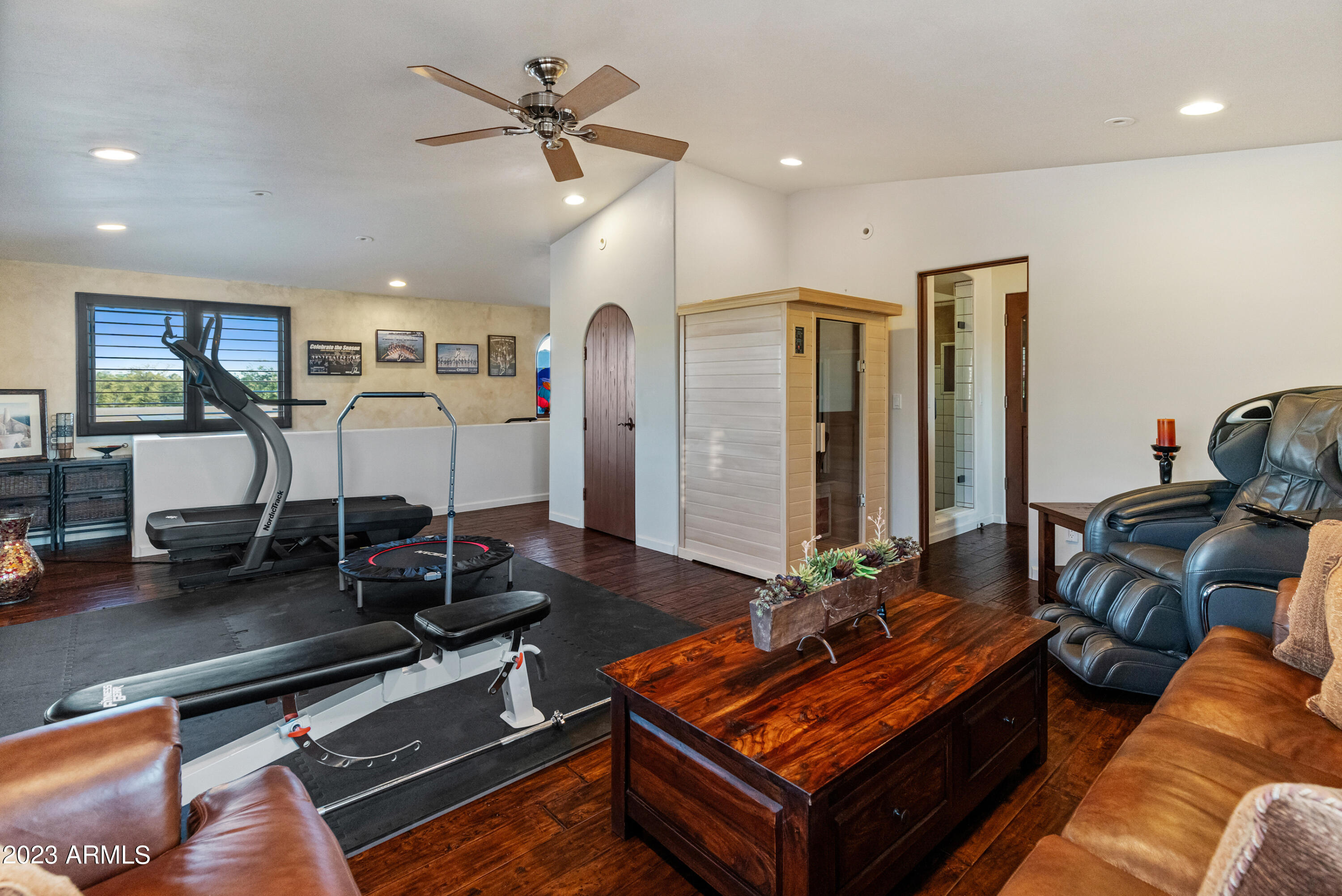 Amazing Estate on 5 Acres - Residential