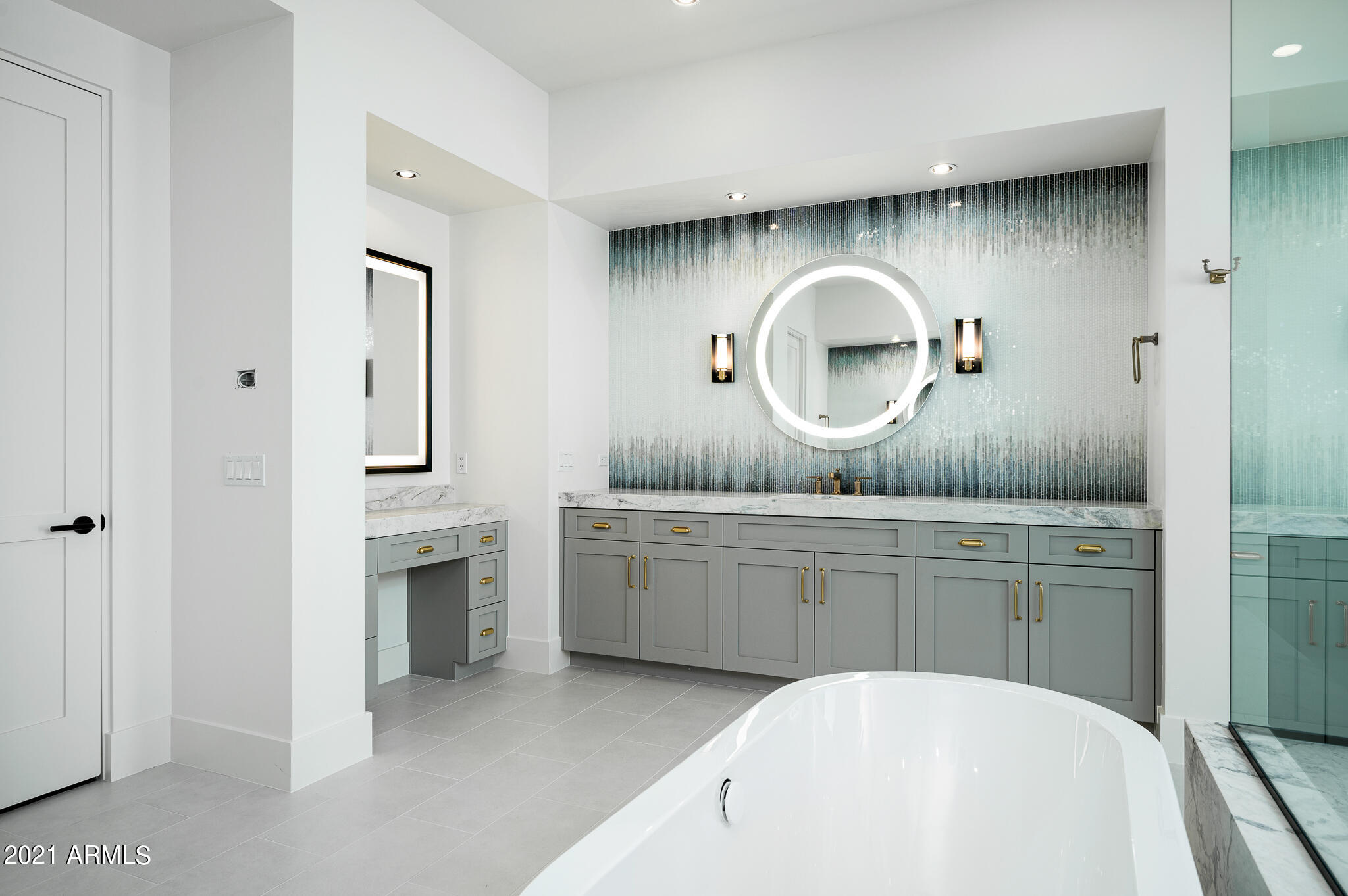WHITE HORSE - Residential
