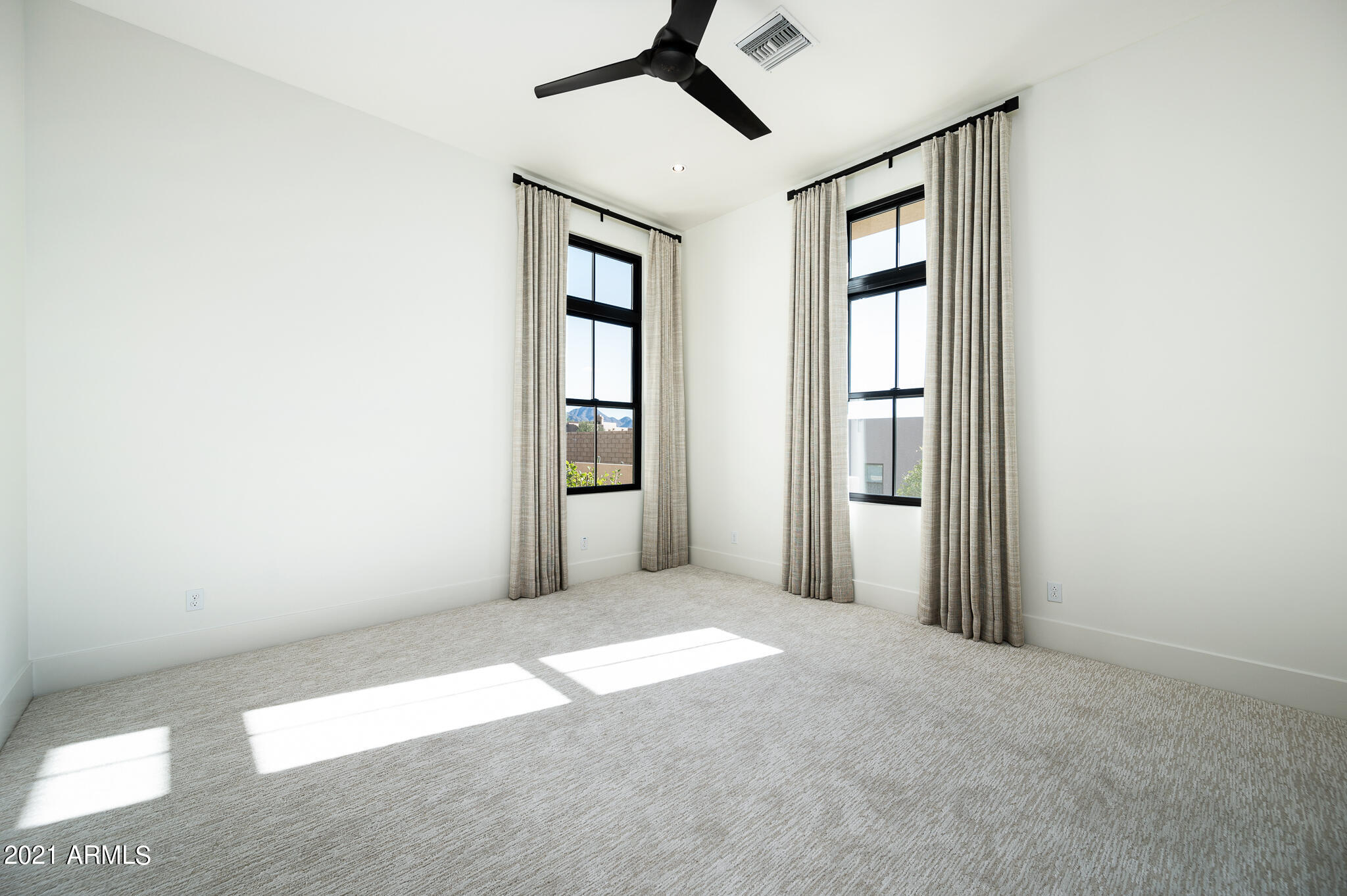 WHITE HORSE - Residential